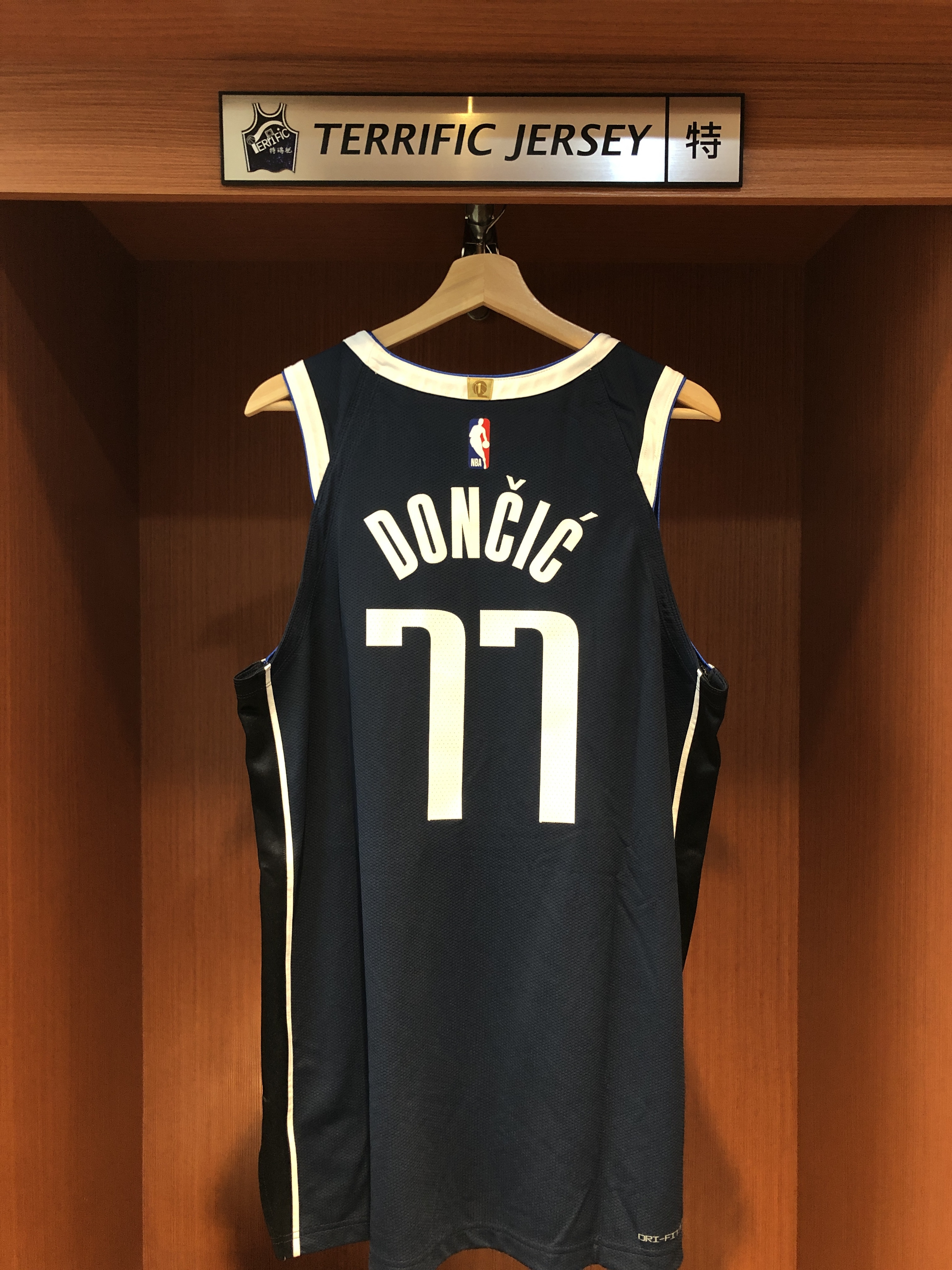 NBA球衣 Luka Doncic 達拉斯小牛深藍 Statement Jordan Authentic 球員版 電繡 全新