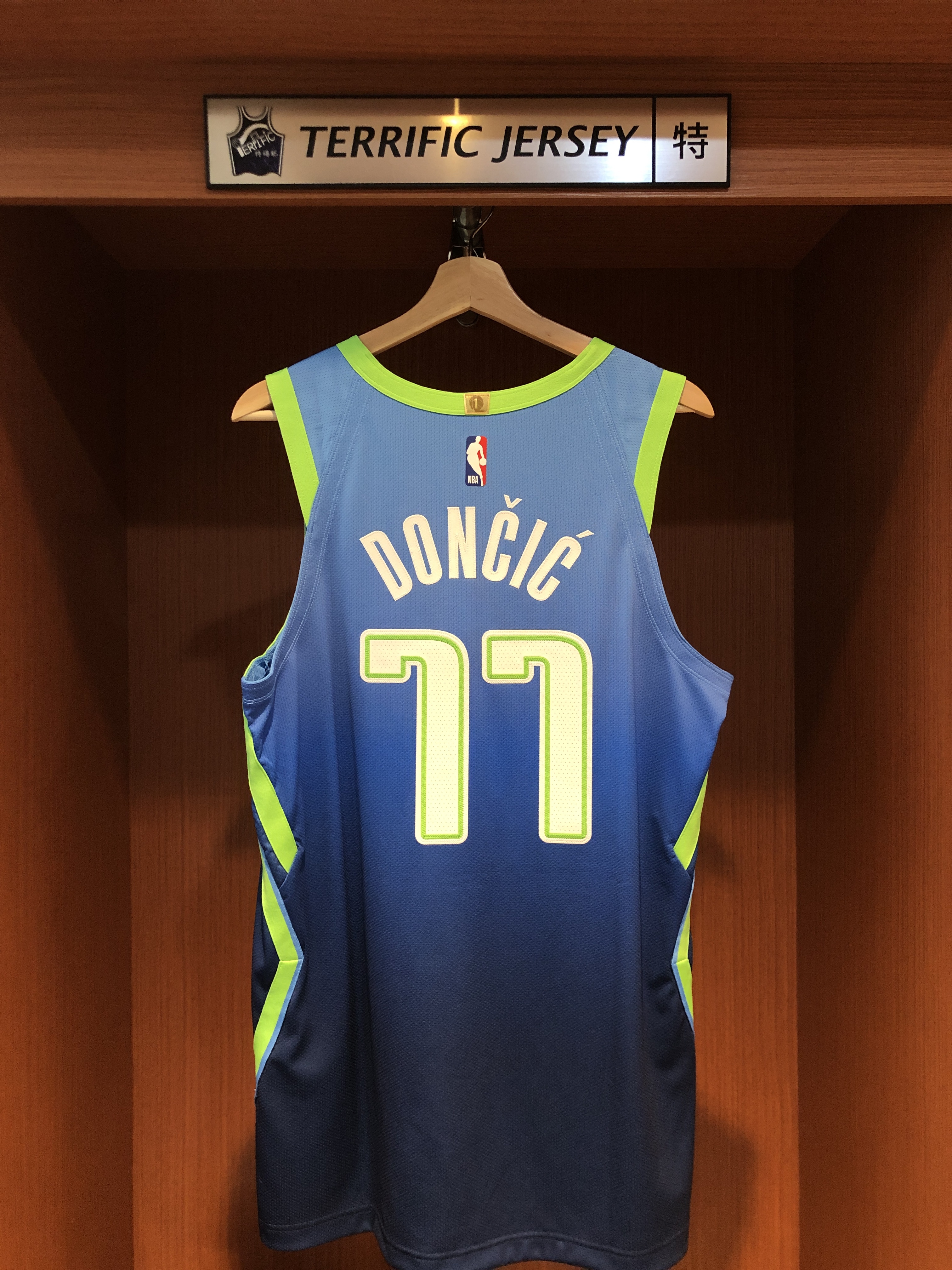 NBA球衣 Luka Doncic 達拉斯小牛城市 City Nike Authentic 球員版 電繡 全新