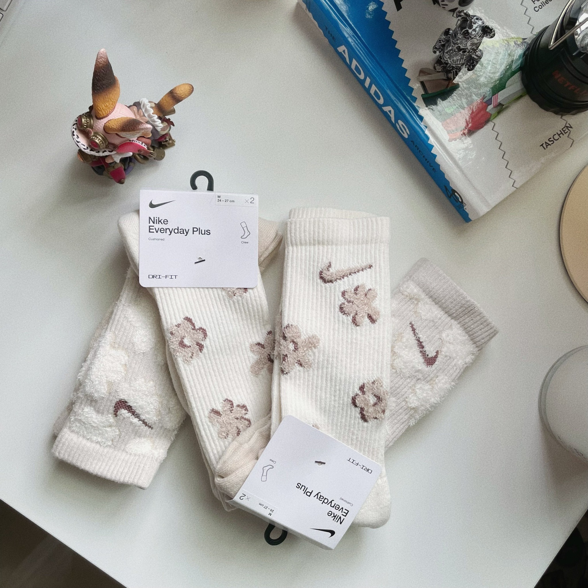 Nike Everyday Plus 奶茶色 杏色 絨毛 小花 長襪 小腿襪 襪子 2入組 FN9136-900