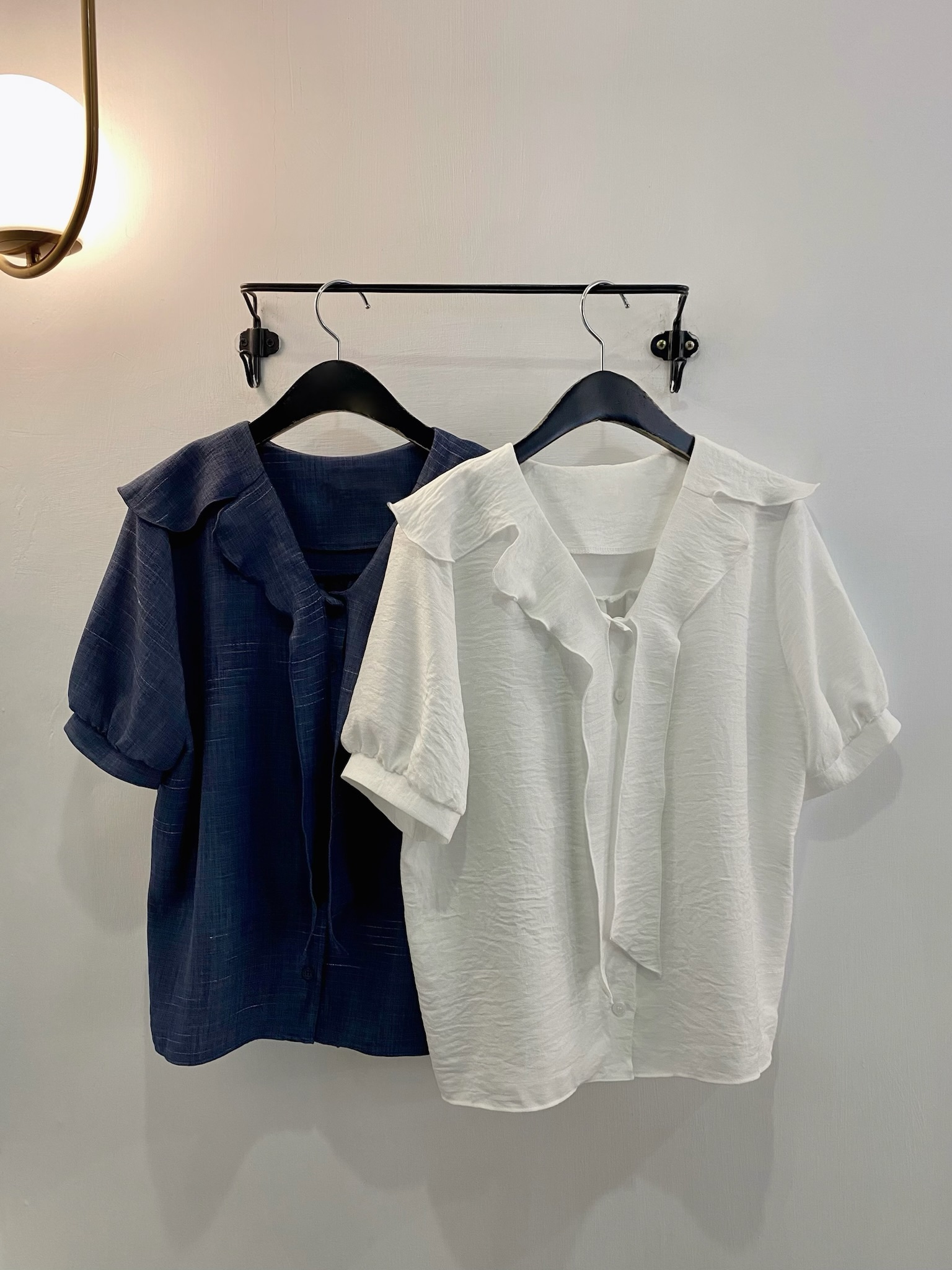 荷葉領抓皺面料短袖上衣