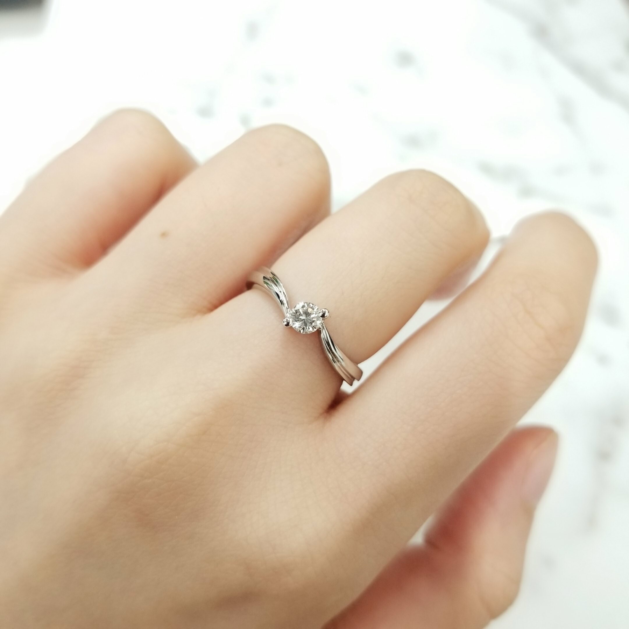 全新18K白金 【單粒19份鑽石】經典2爪戒指