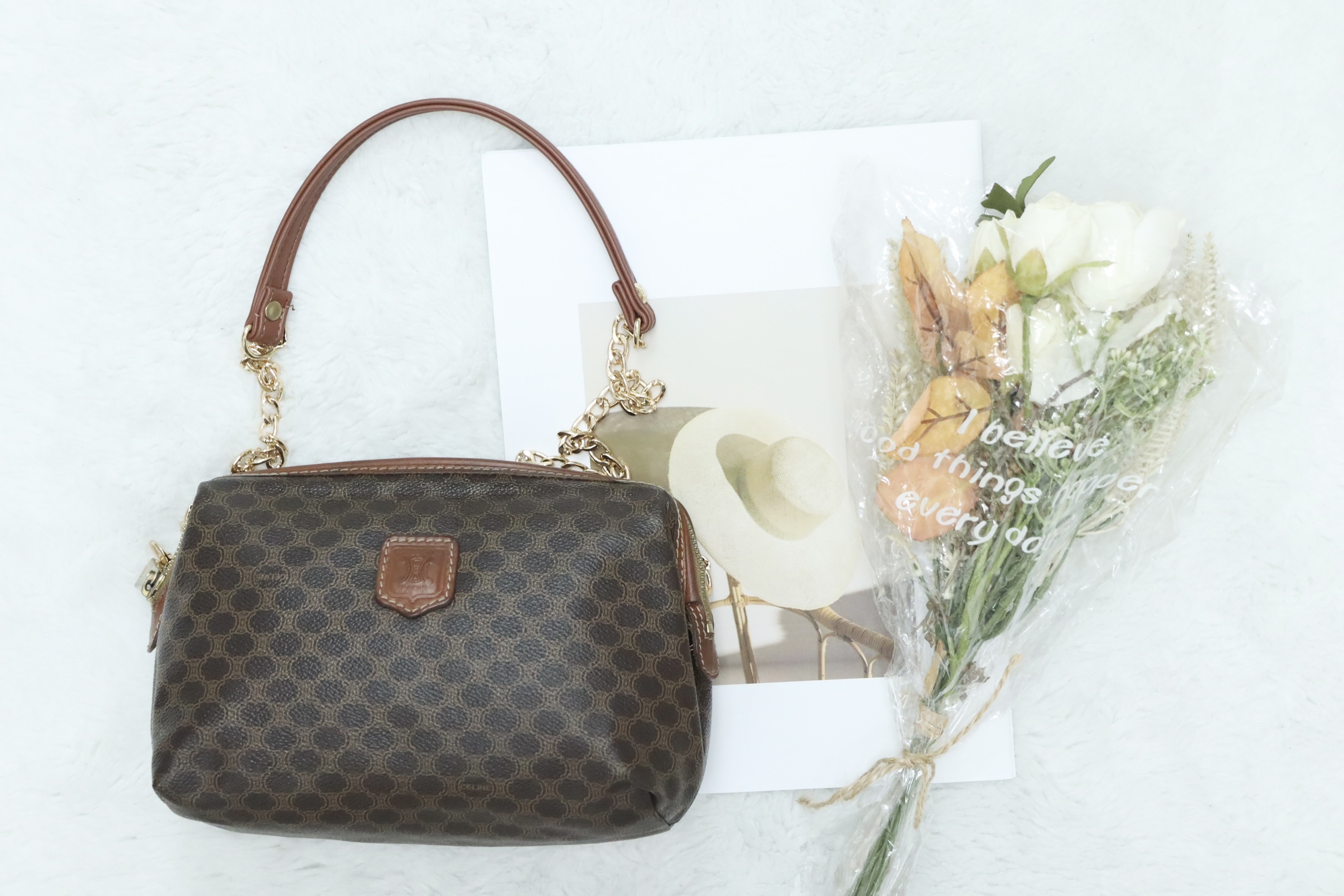 Celine pouch 中 size🤎