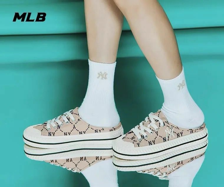 【預購】MLB F042301 老花款懒人半拖鞋