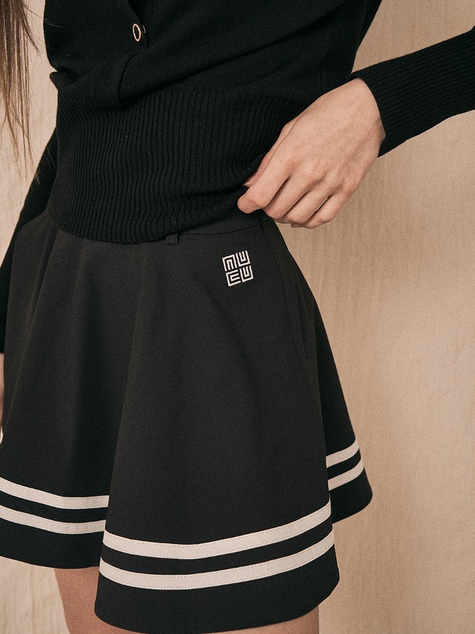 女【現貨】正韓設計師Lenucu  學院風格 氣質可愛校園喇叭裙褲/高爾夫球裙/網球裙（黑色）#ＭＷ112422