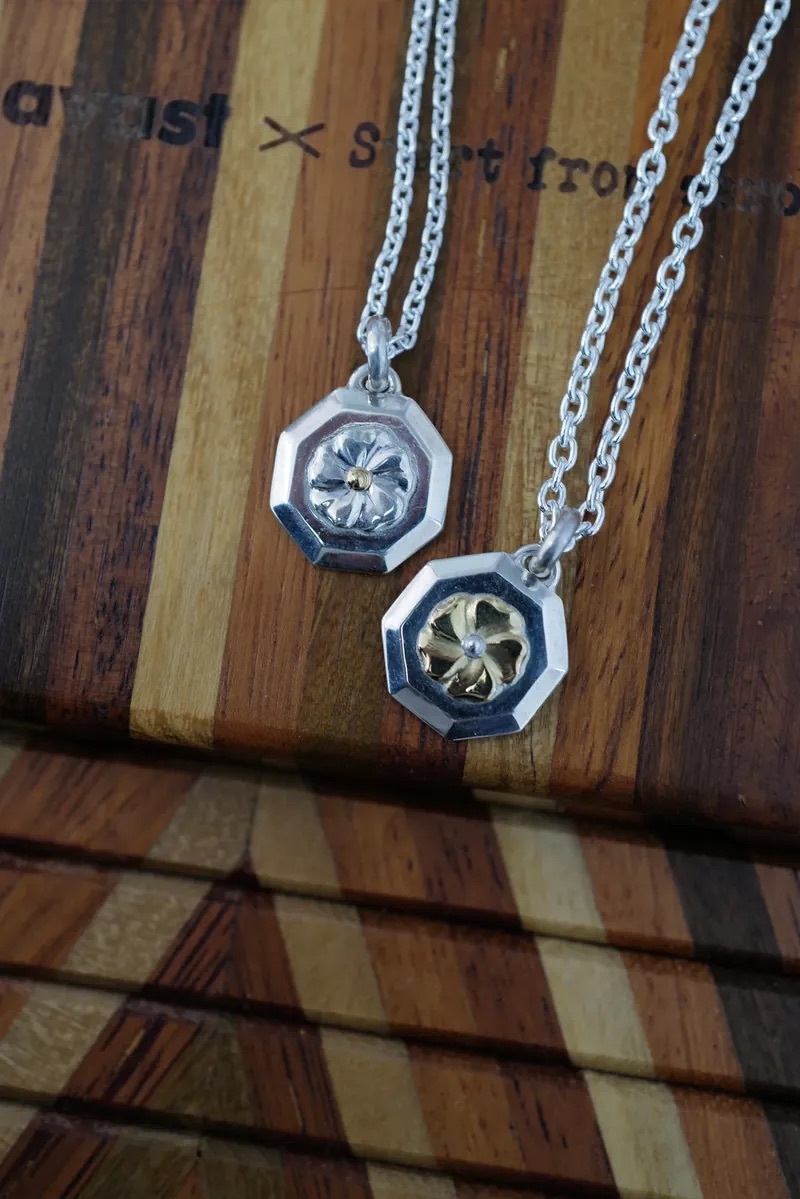 Flower Okutagon Pendant With Necklace