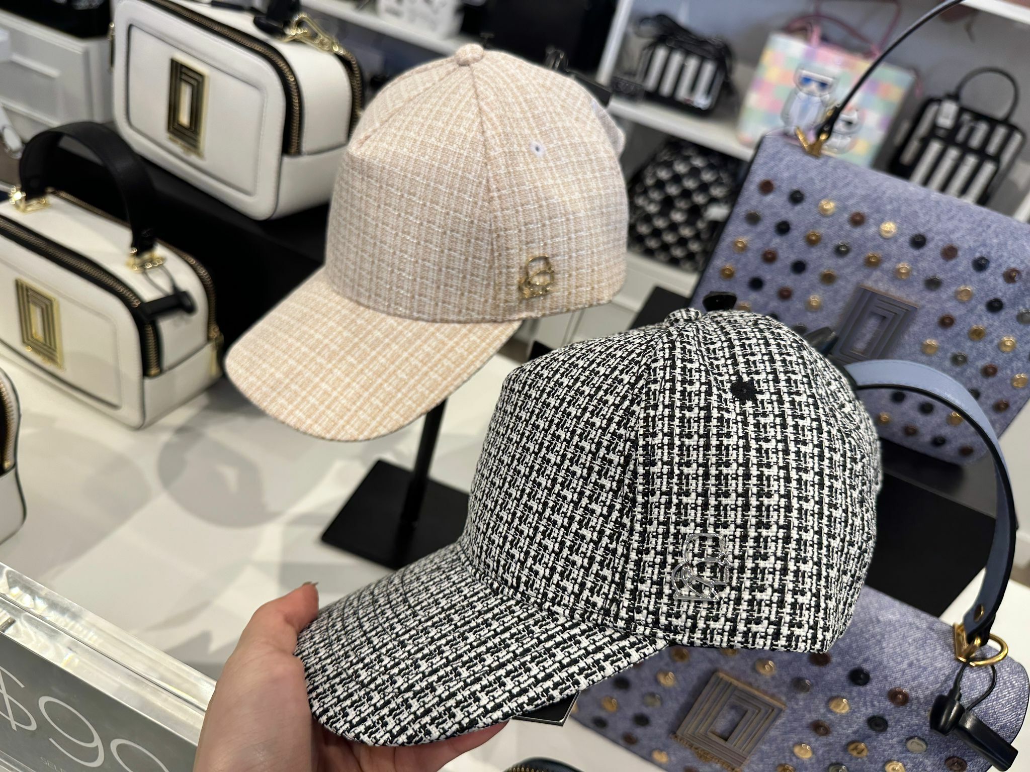 【預購】KARL LAGERFELD PARIS Plaid F040217 CAP 帽