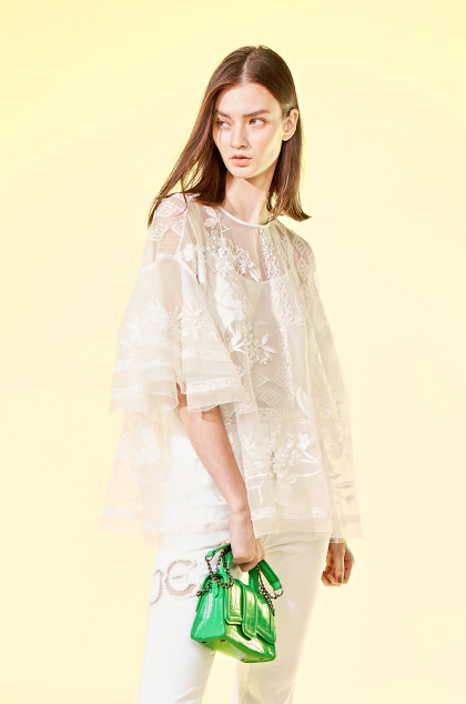 BD10069A1 新藝術花園刺繡蕾絲拼花傘擺女衫 (高訂款)