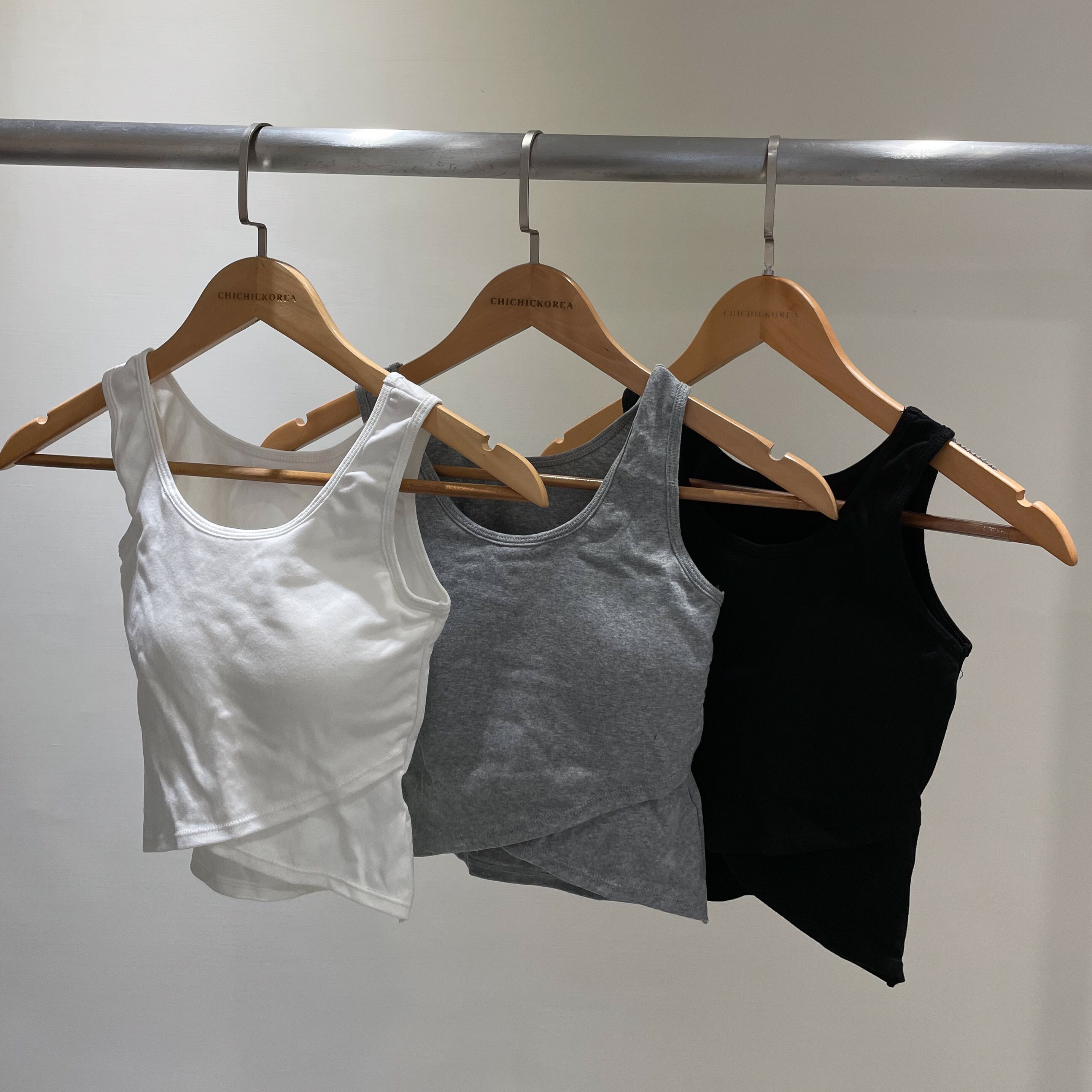 U02前下擺交叉Bra Top(灰/黑)