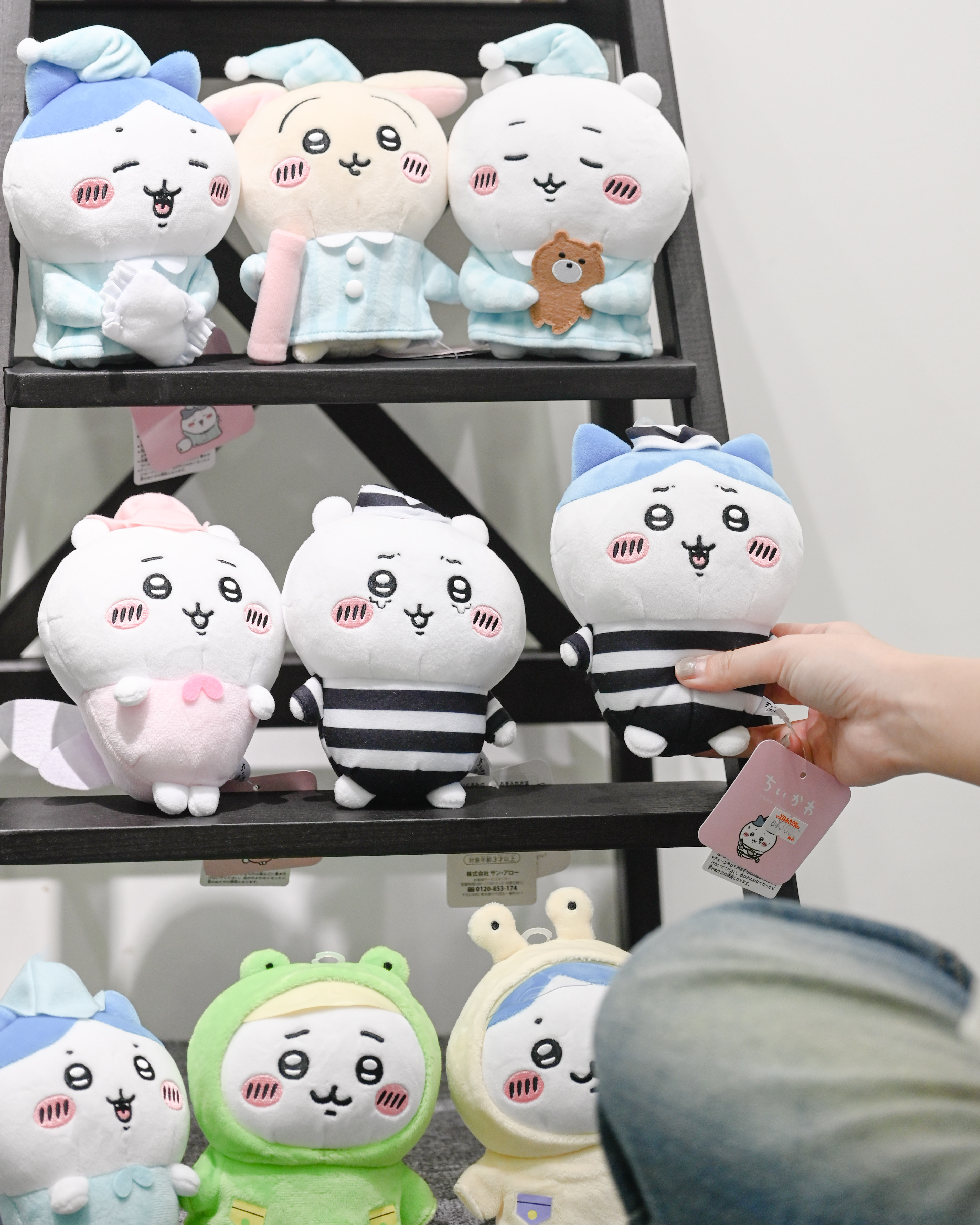 iSNEAKERS｜日本 Chiikawa 吉伊卡哇監獄、雨衣、睡衣娃娃系列