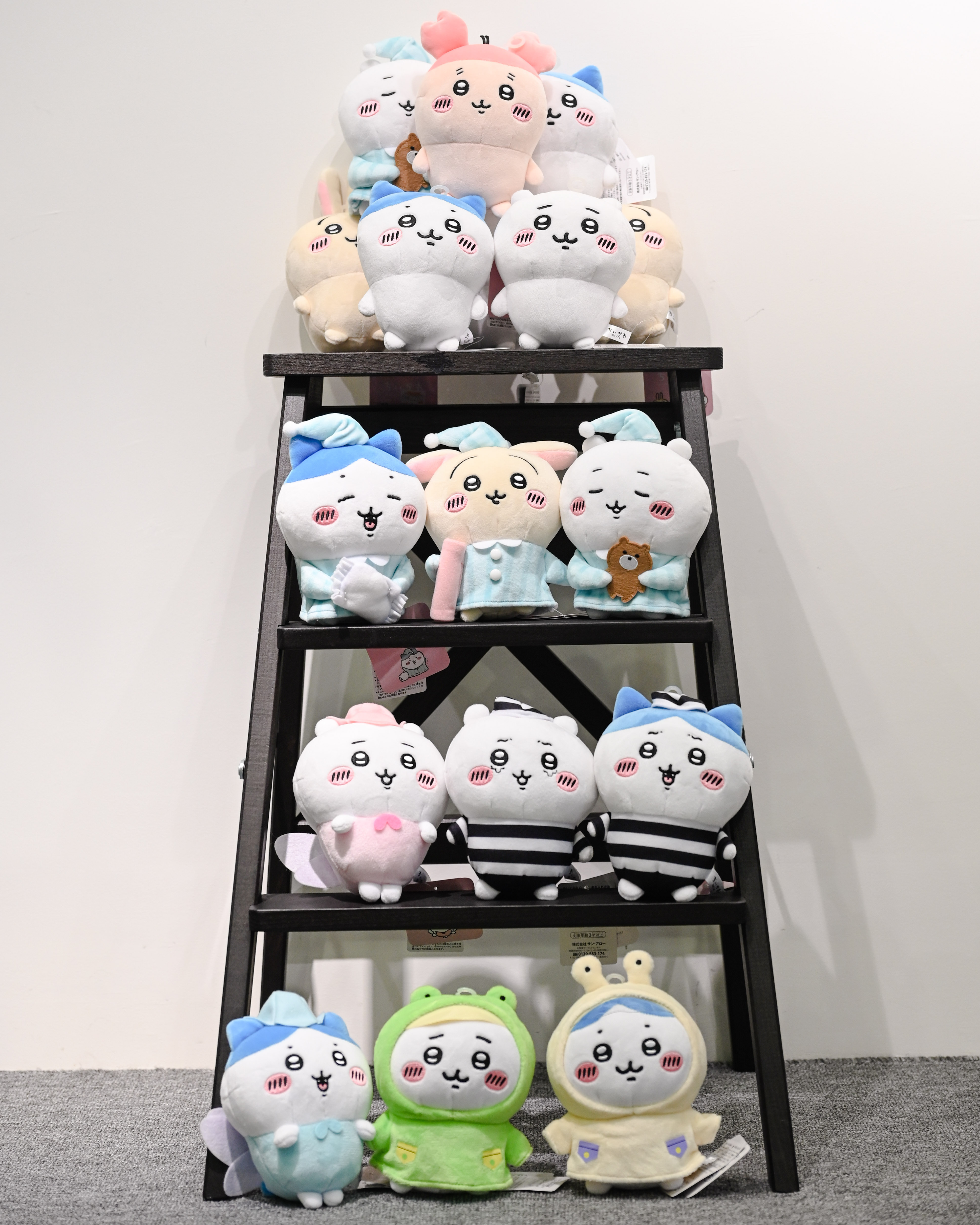 iSNEAKERS｜日本 Chiikawa 吉伊卡哇監獄、雨衣、睡衣娃娃系列