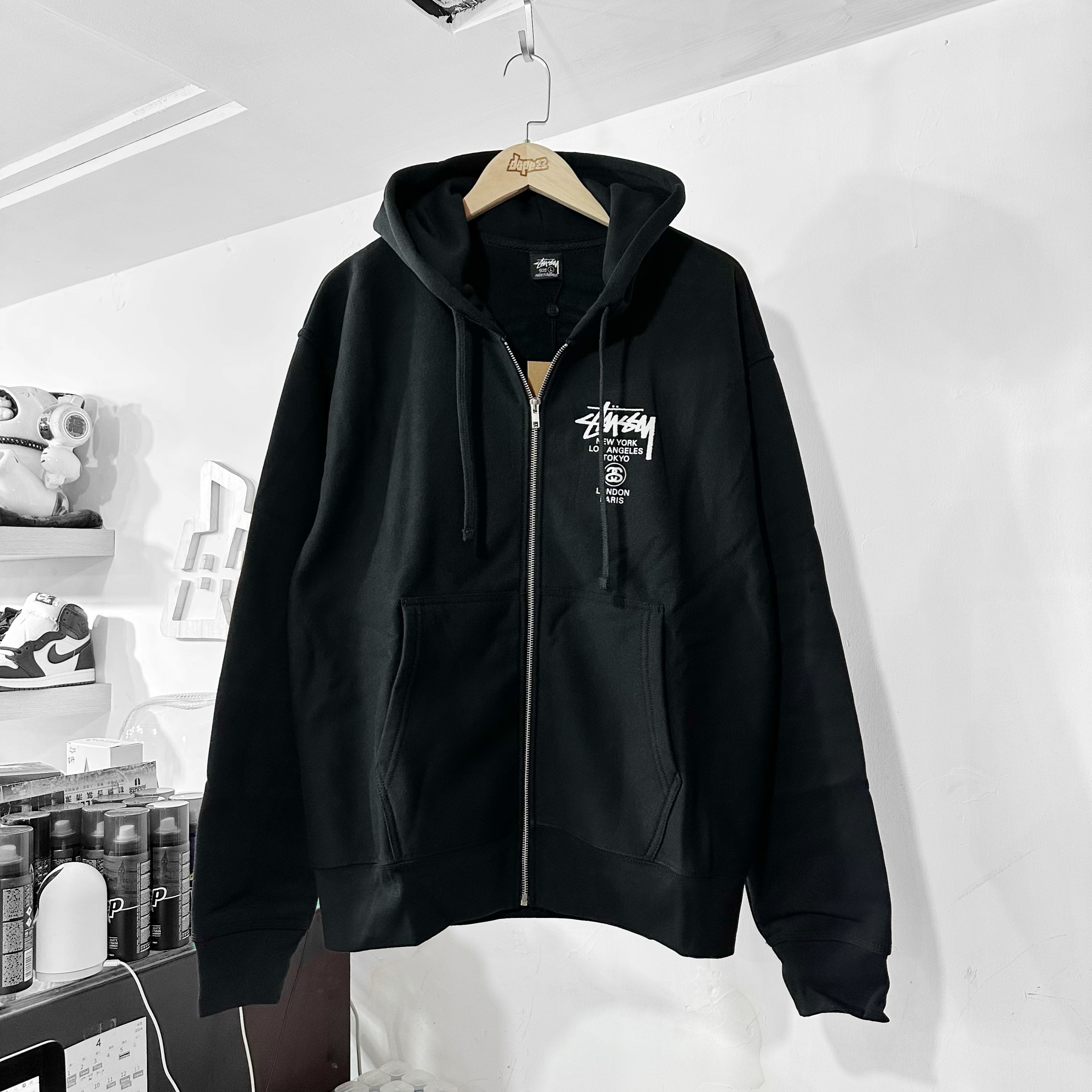 STUSSY WORLD TOUR ZIP HOODIE - BLACK 巡遊 拉鏈外套