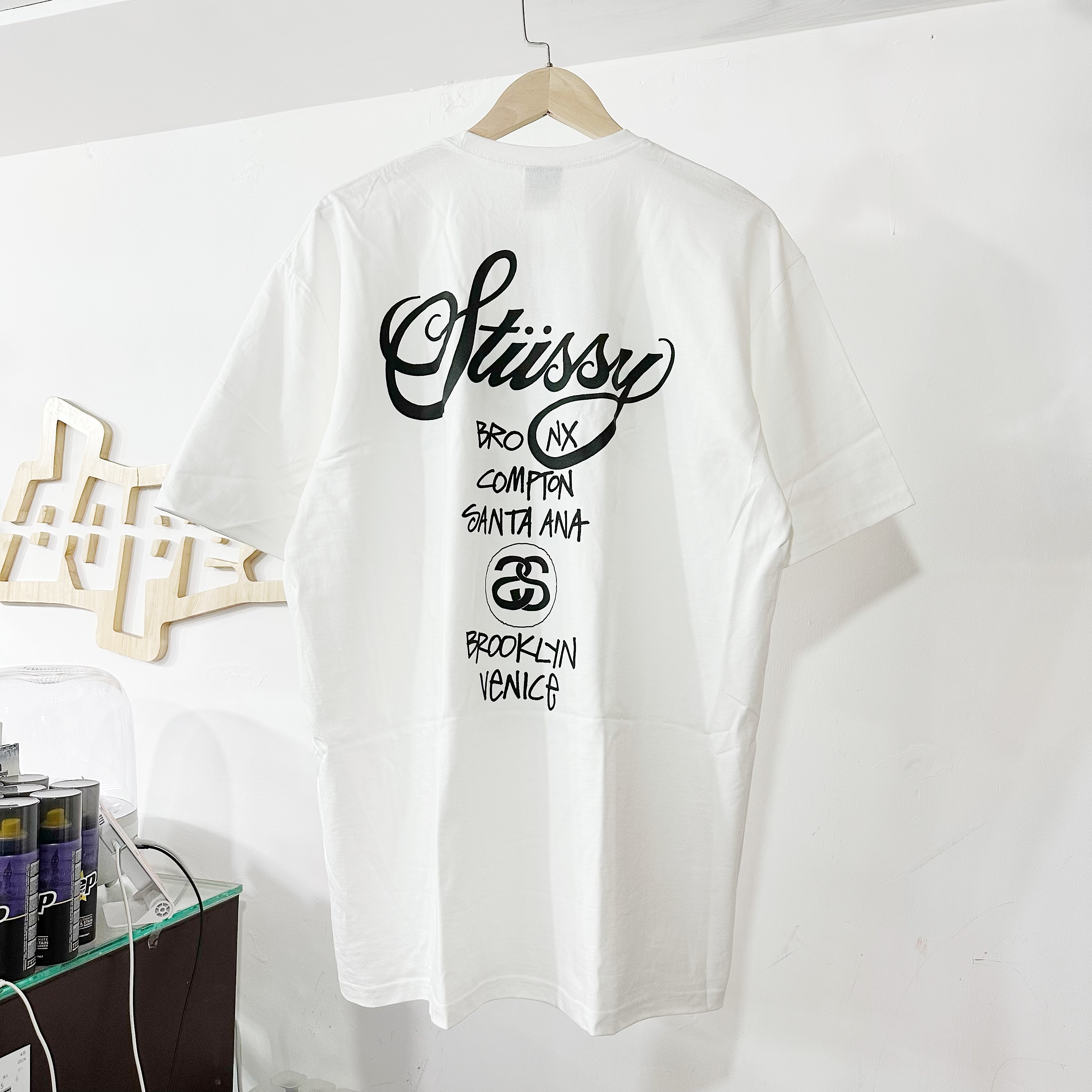 STUSSY  WORLD TOUR TEE - WHITE
