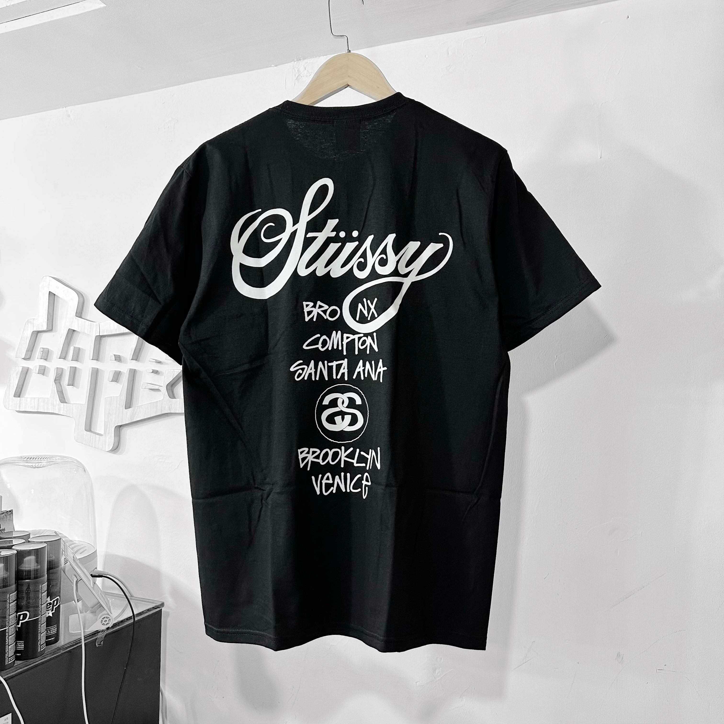 STUSSY  WORLD TOUR TEE - BLACK