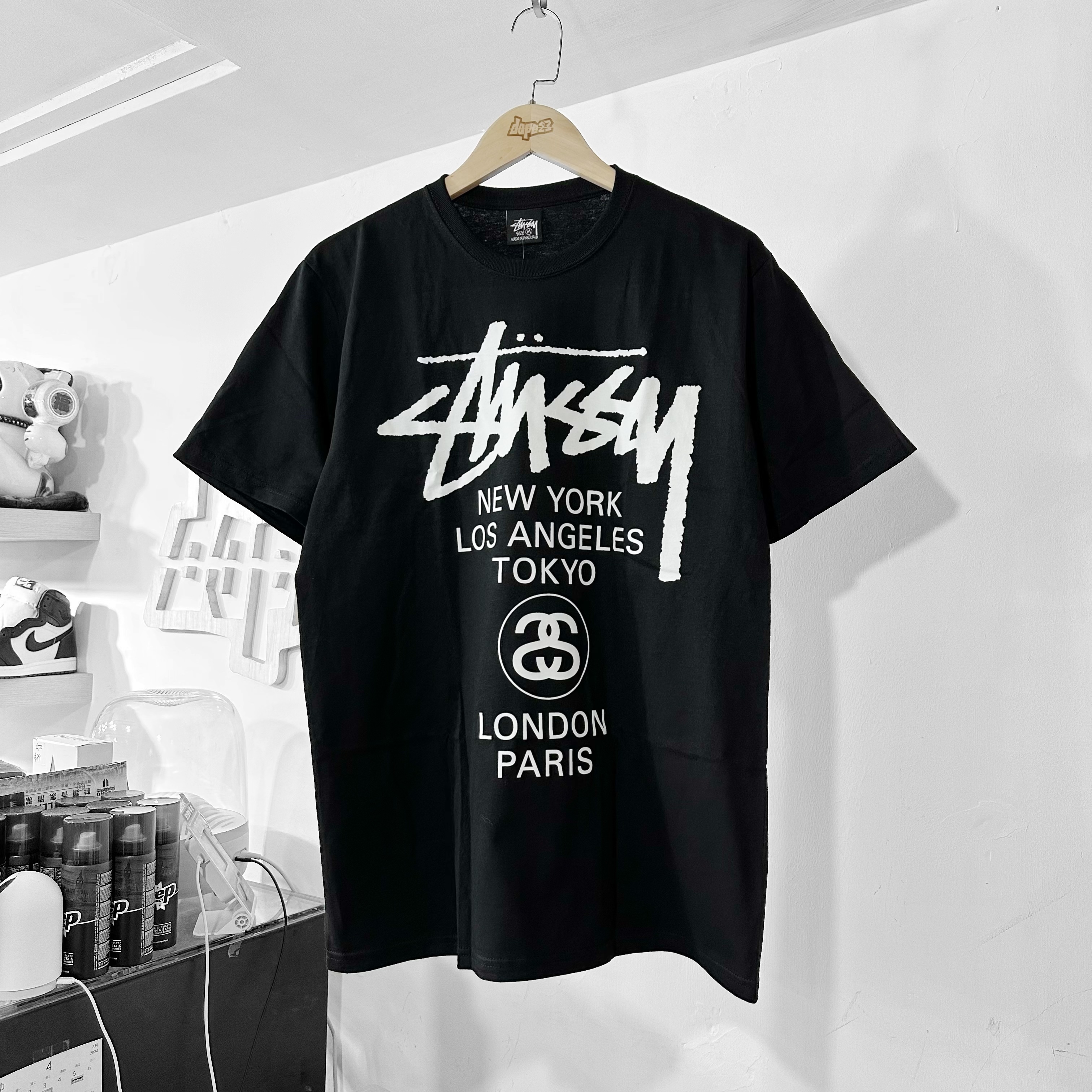 STUSSY  WORLD TOUR TEE - BLACK