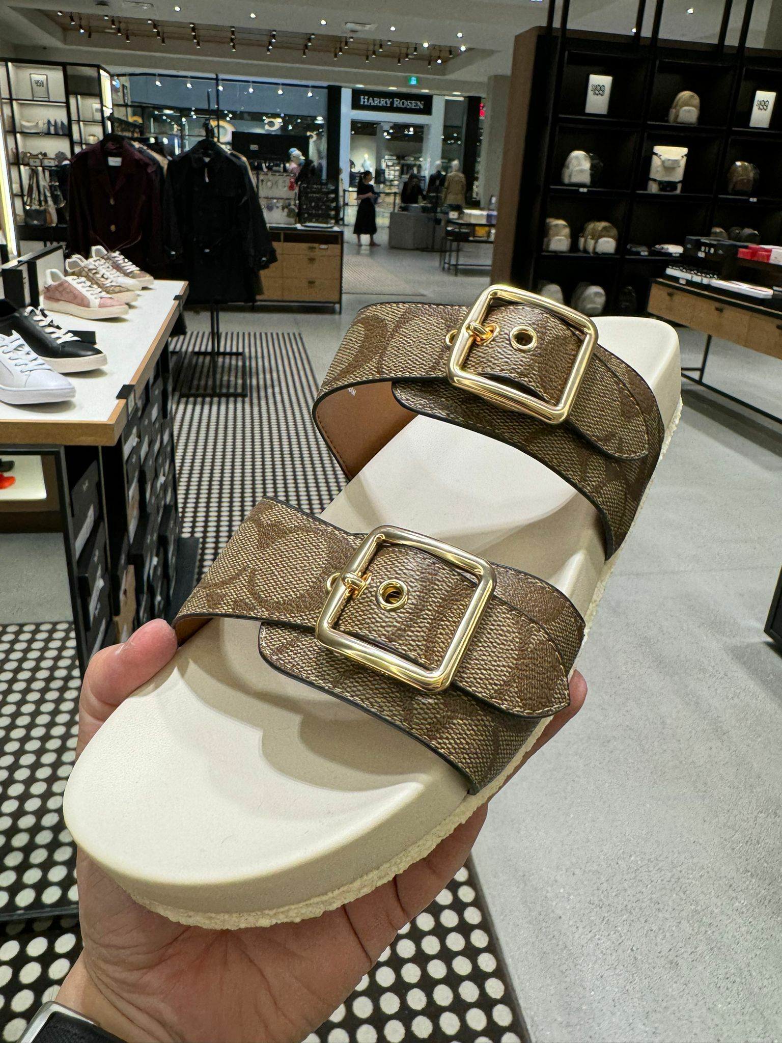 【コーチ】サンダル『Allanah Sandal In Signature Canvas』 COACH® Outlet | Allanah Sandal In Signature Canvas