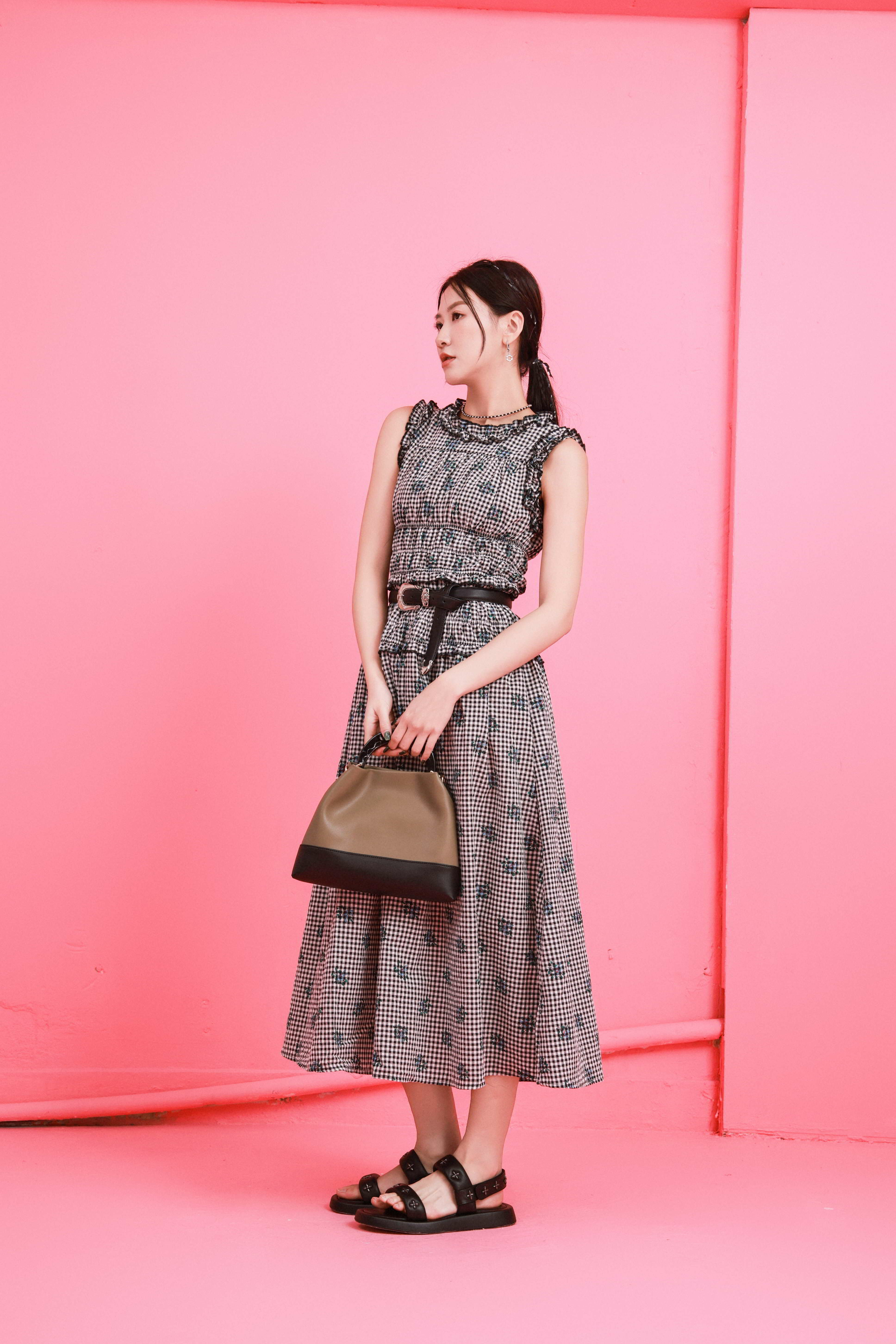 造型 864（連身裙＋皮帶）