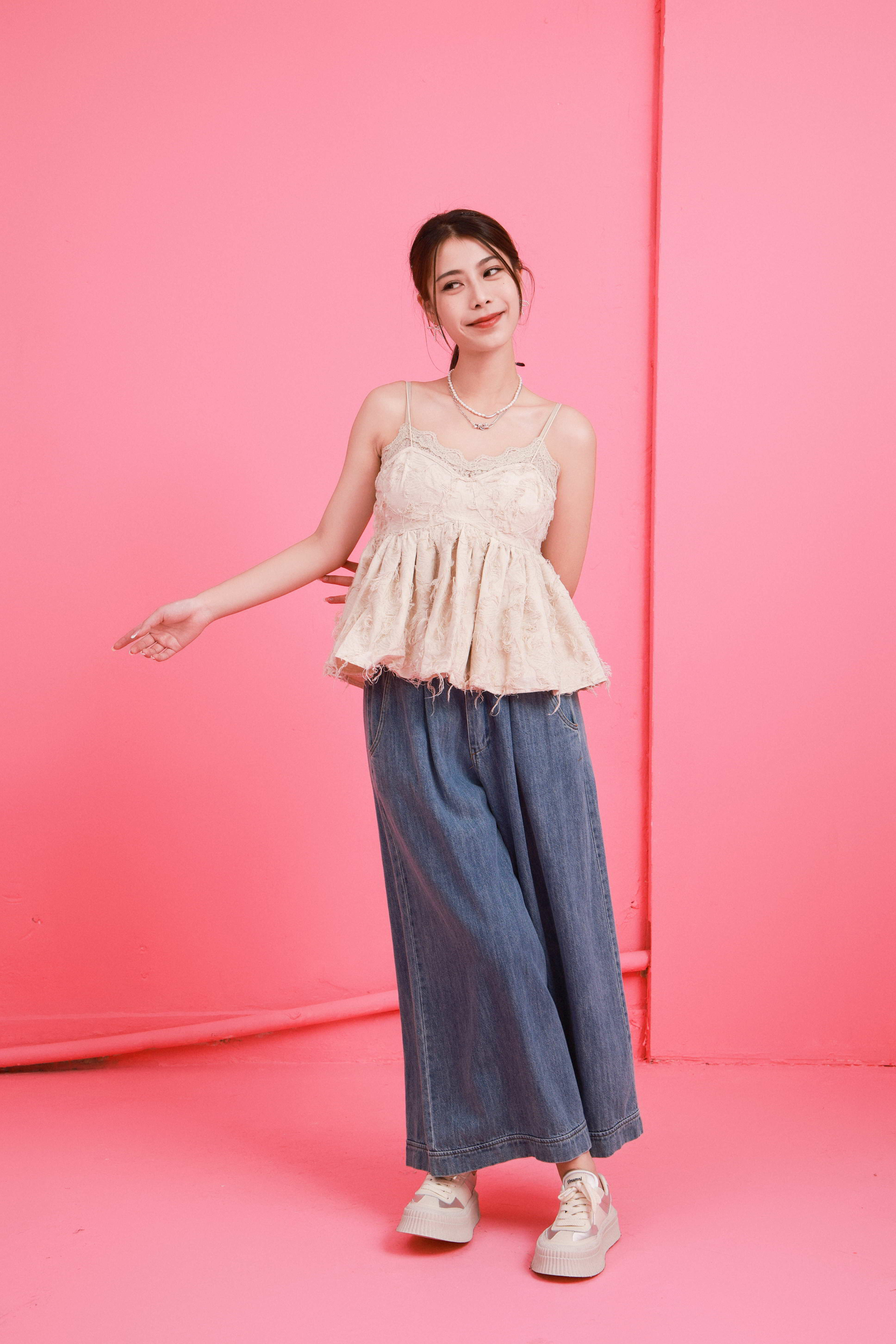 造型 874（上衣＋吊帶＋牛仔褲）