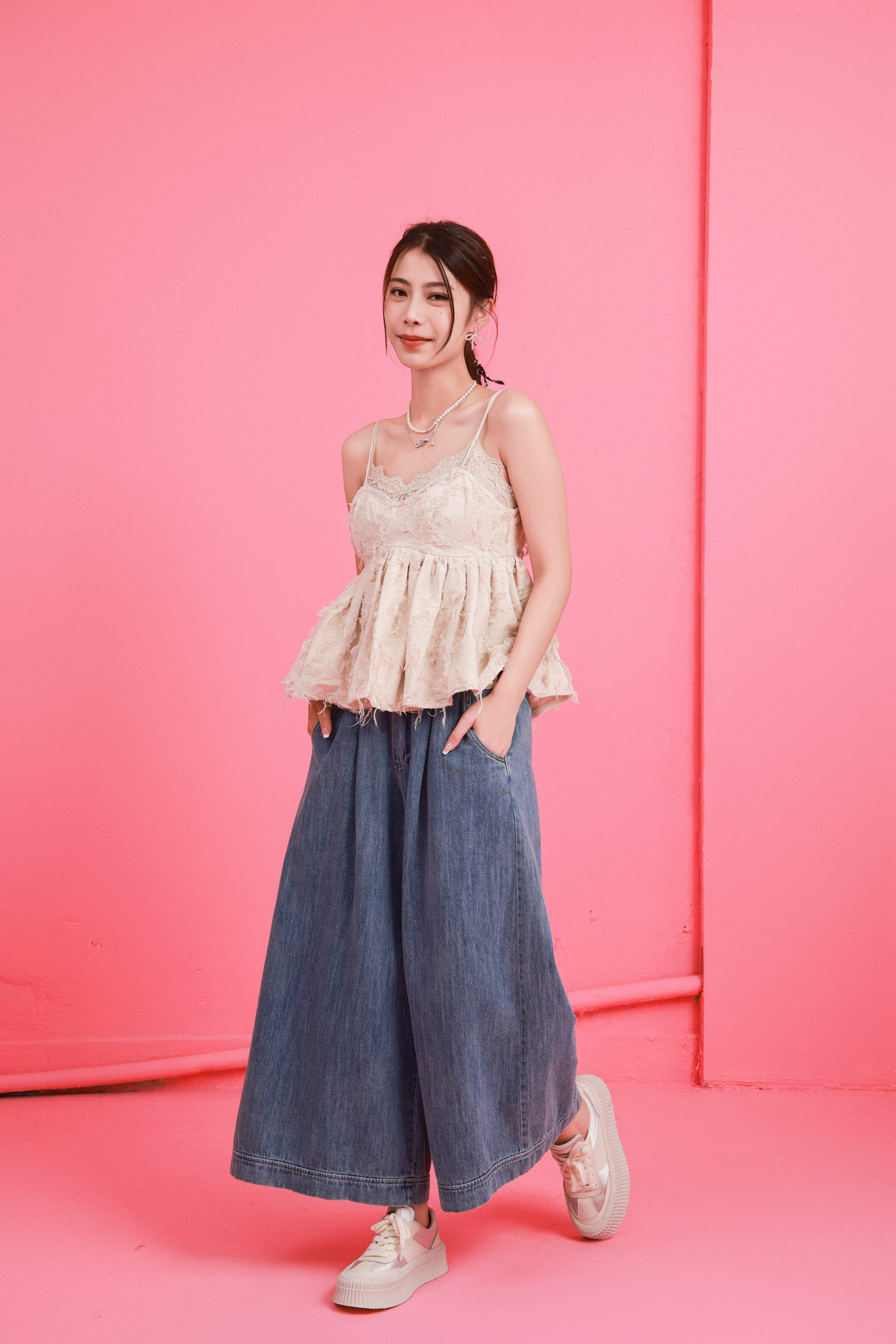 造型 874（上衣＋吊帶＋牛仔褲）