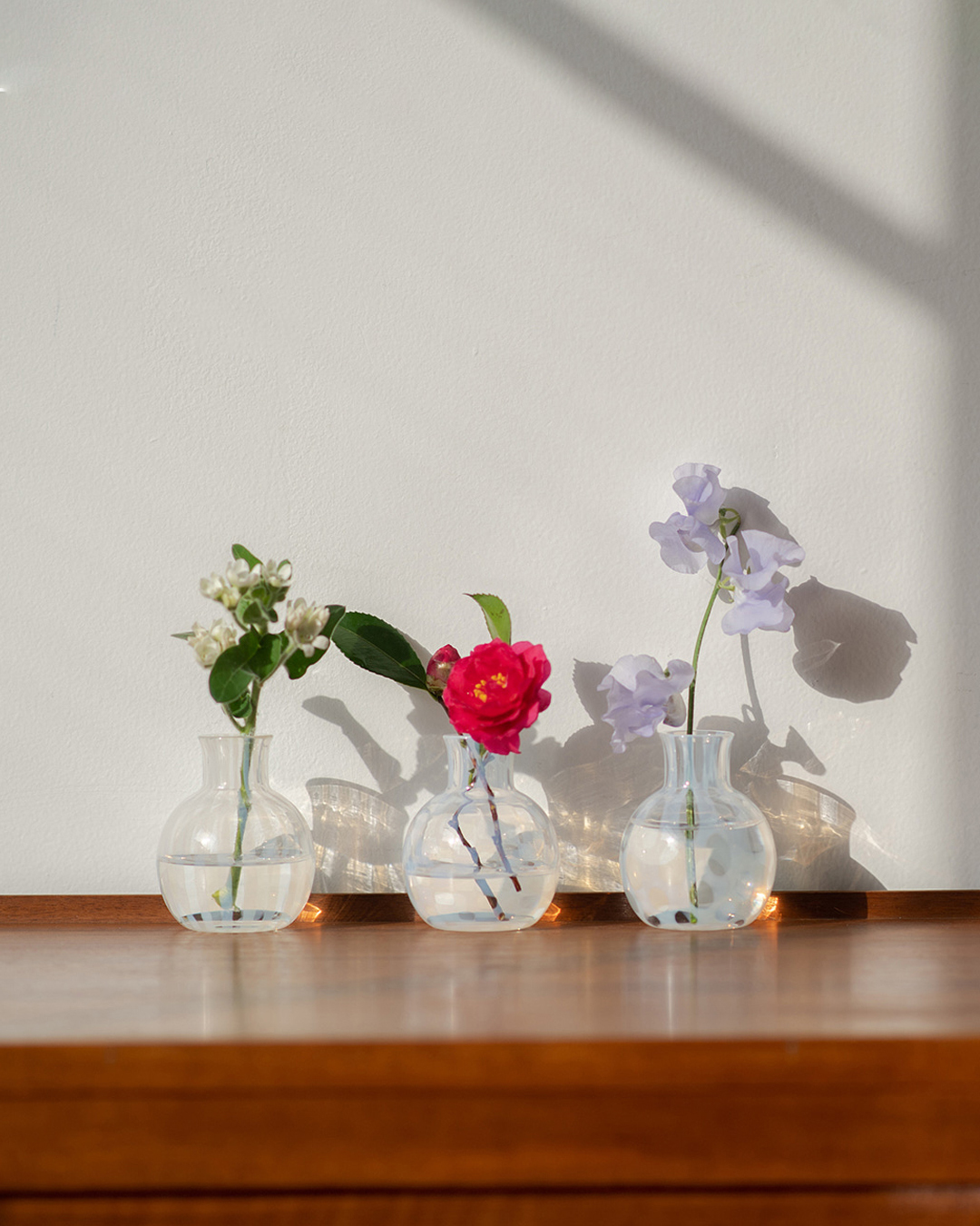 Taisho Roman Glass Single Flower Vase Tokusa｜Hirota Glass