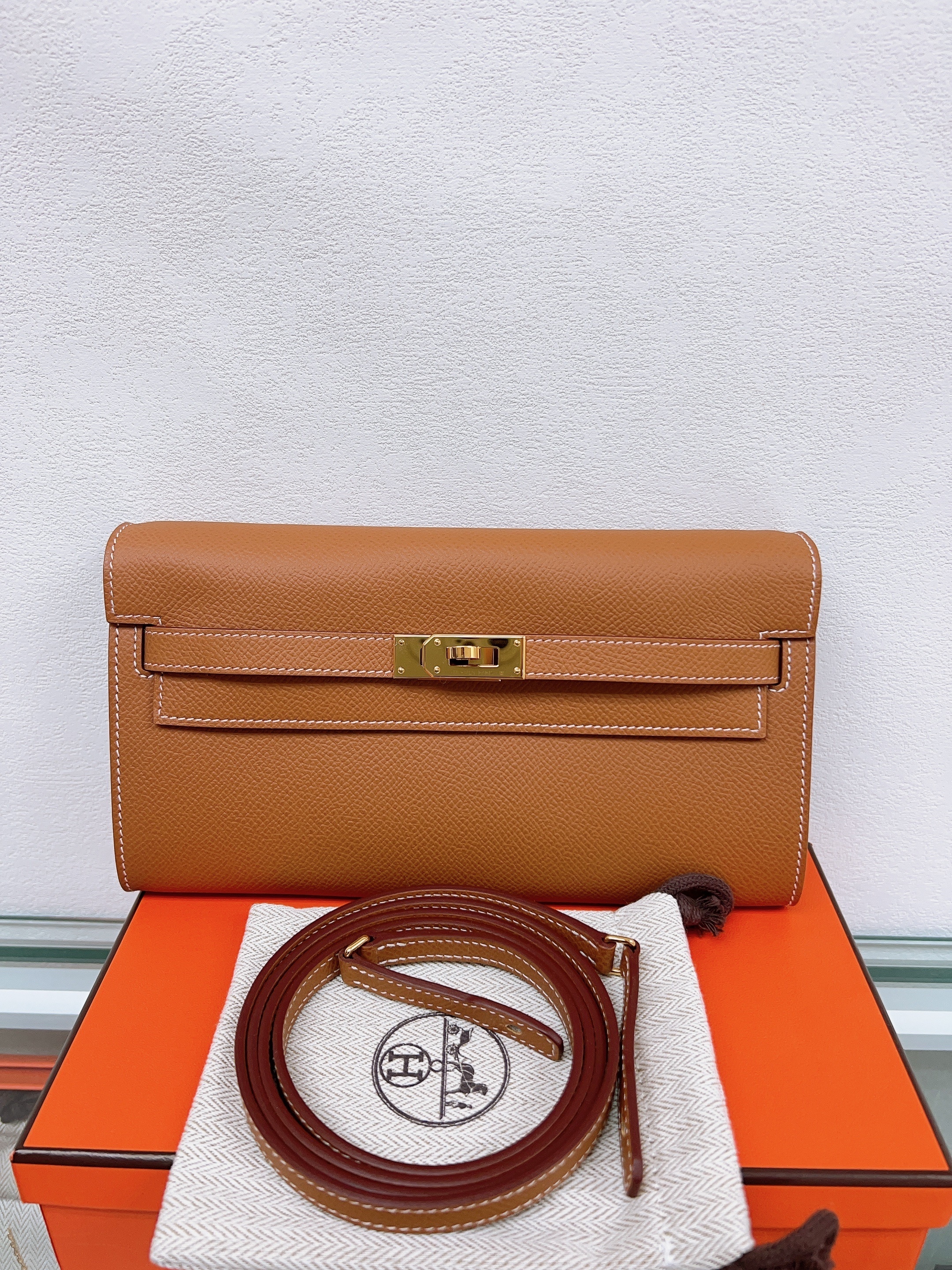 Hermes Kelly to go wallet/ stamp B/ epsom/ Gold GHW