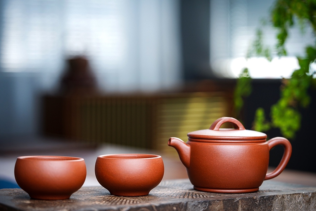 【漢瓦】-- 此壺配上二彎流，出水爽利、斷水更好，一壺送兩杯。