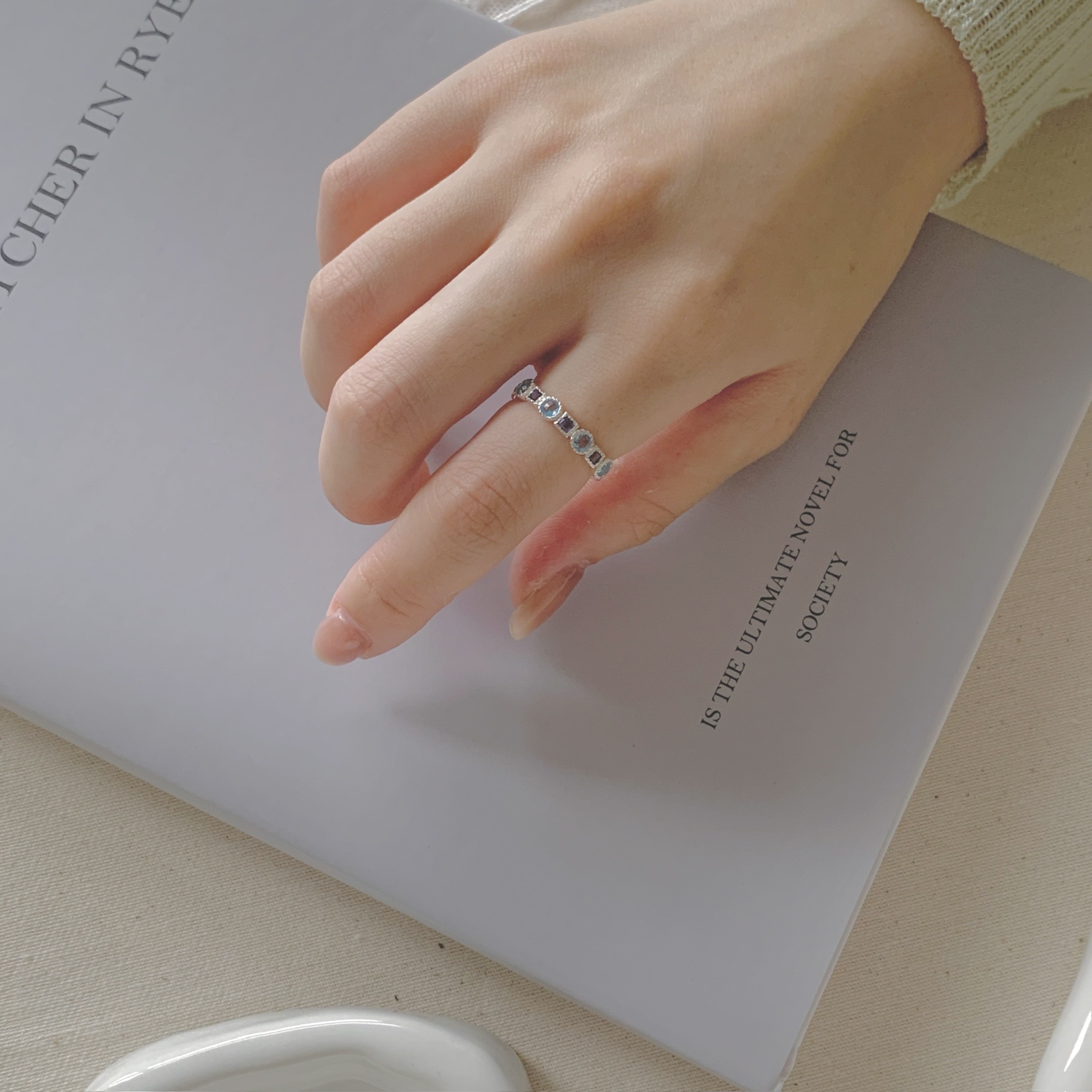 蛋糕整圈方圓托帕菫青石戒指