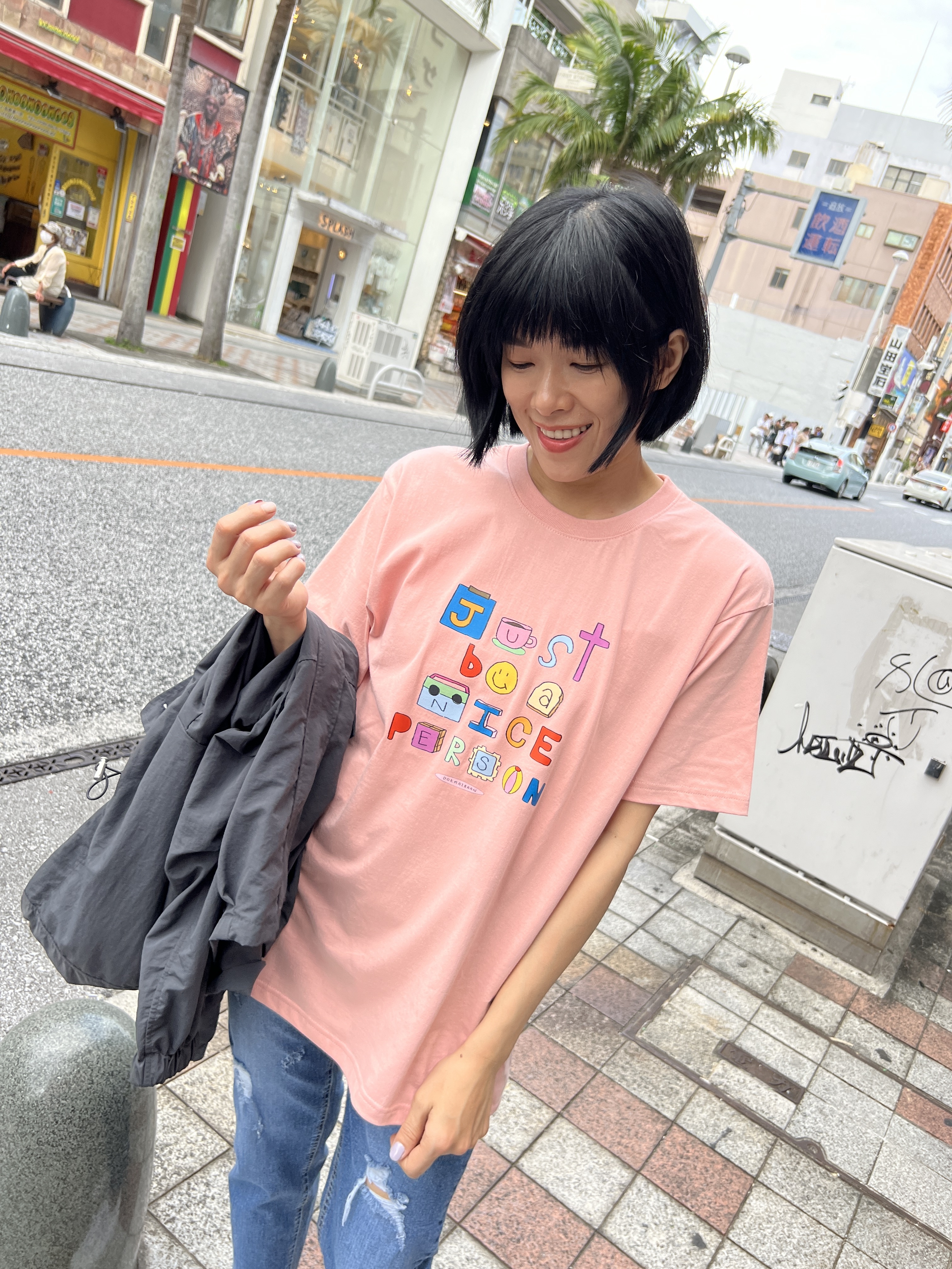 泰國可愛彩色字母BE NICE粉色T