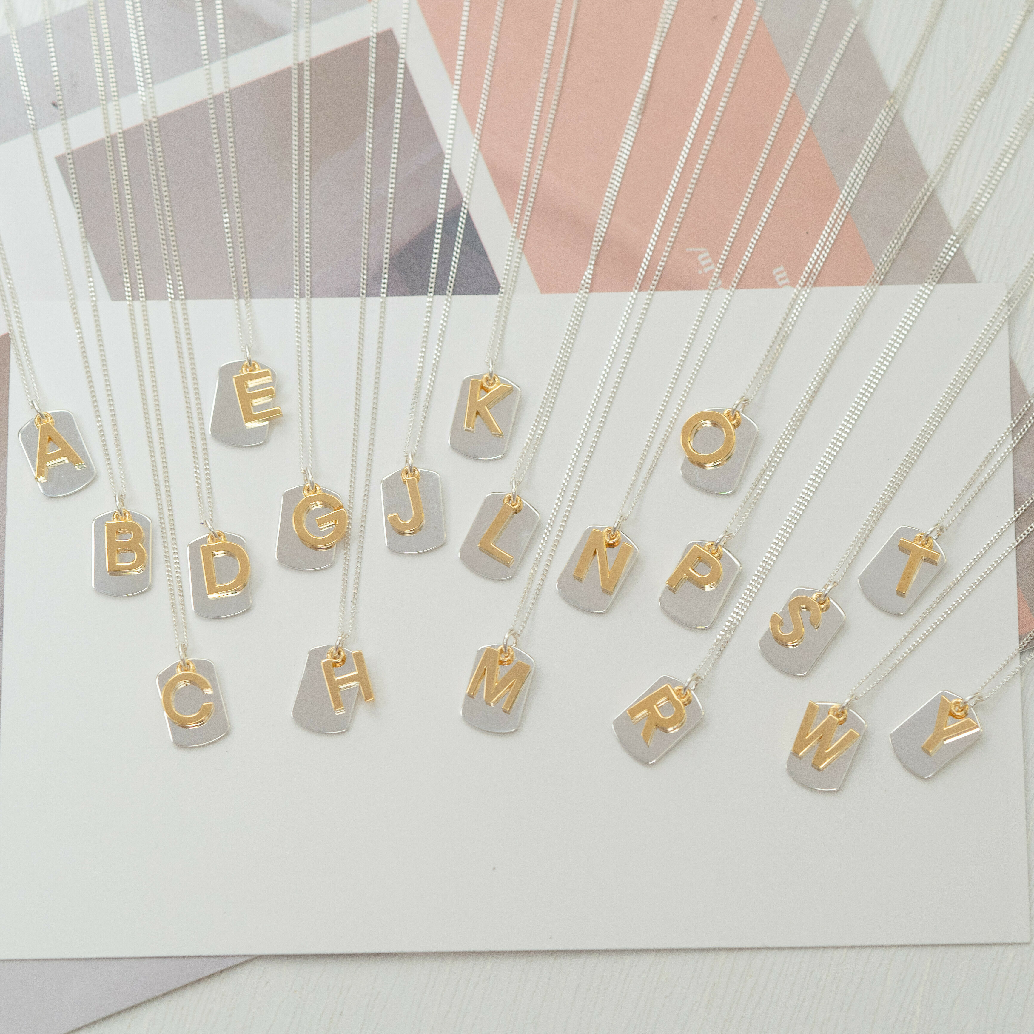 英文字母方牌頸鏈 svn42