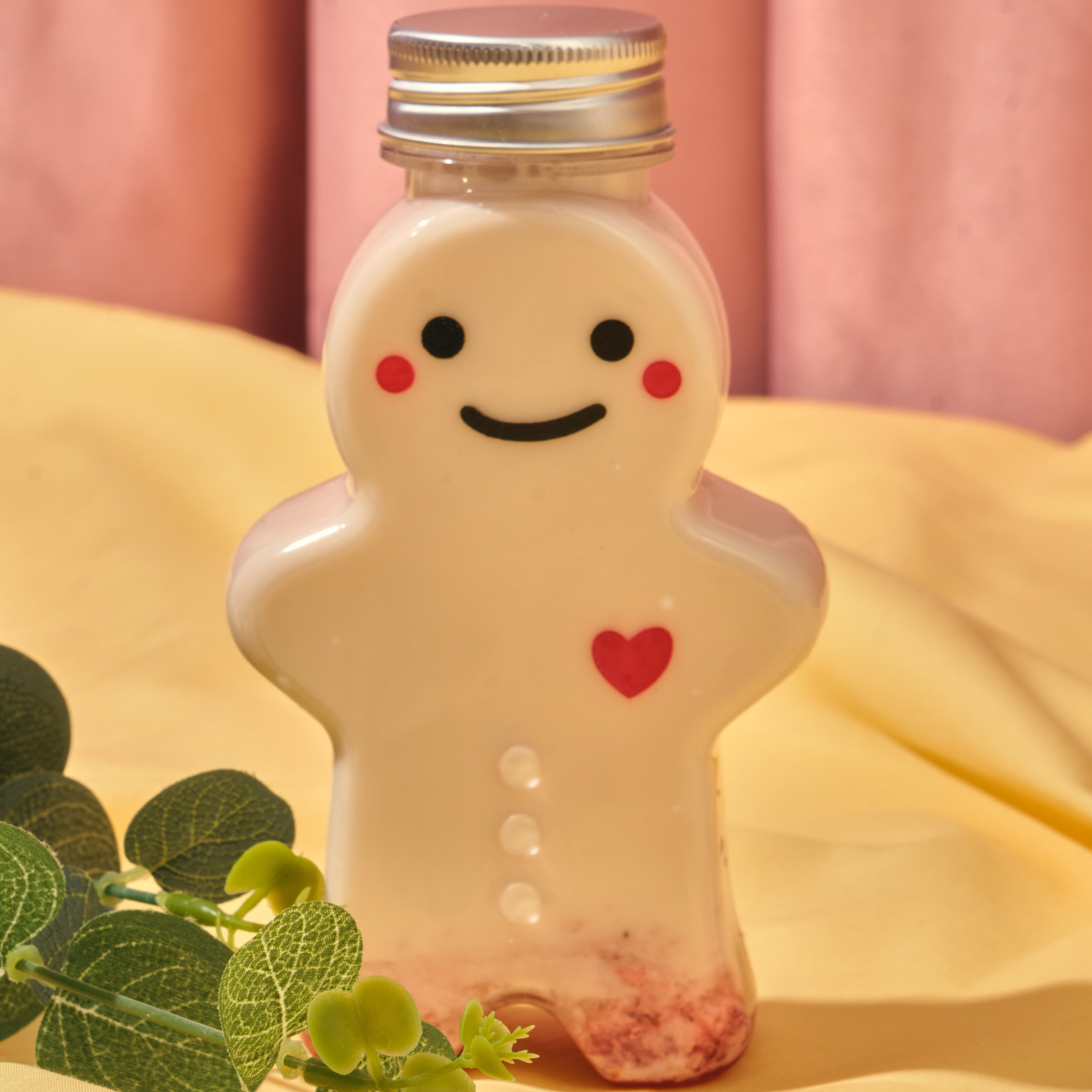 薑餅人樽 士多啤梨奶 Strawberry Milk in Gingerbread Man Bottle
