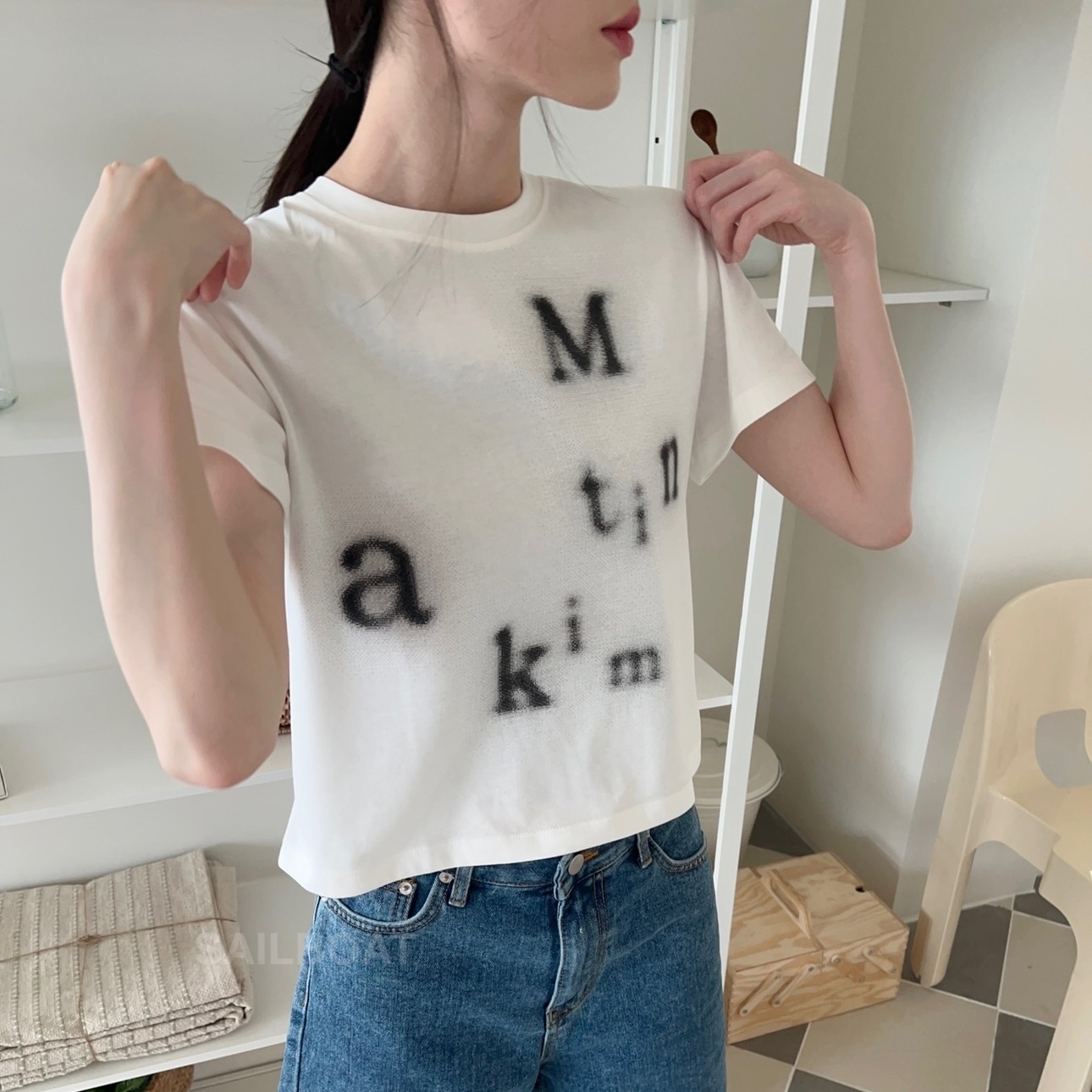 【MATIN KIM】BLURRED LOGO CROP TOP★送料・関税込 MATIN KIM】BLURRED LOGO CROP TOP☆送料・関税込 (Matin Kim/T