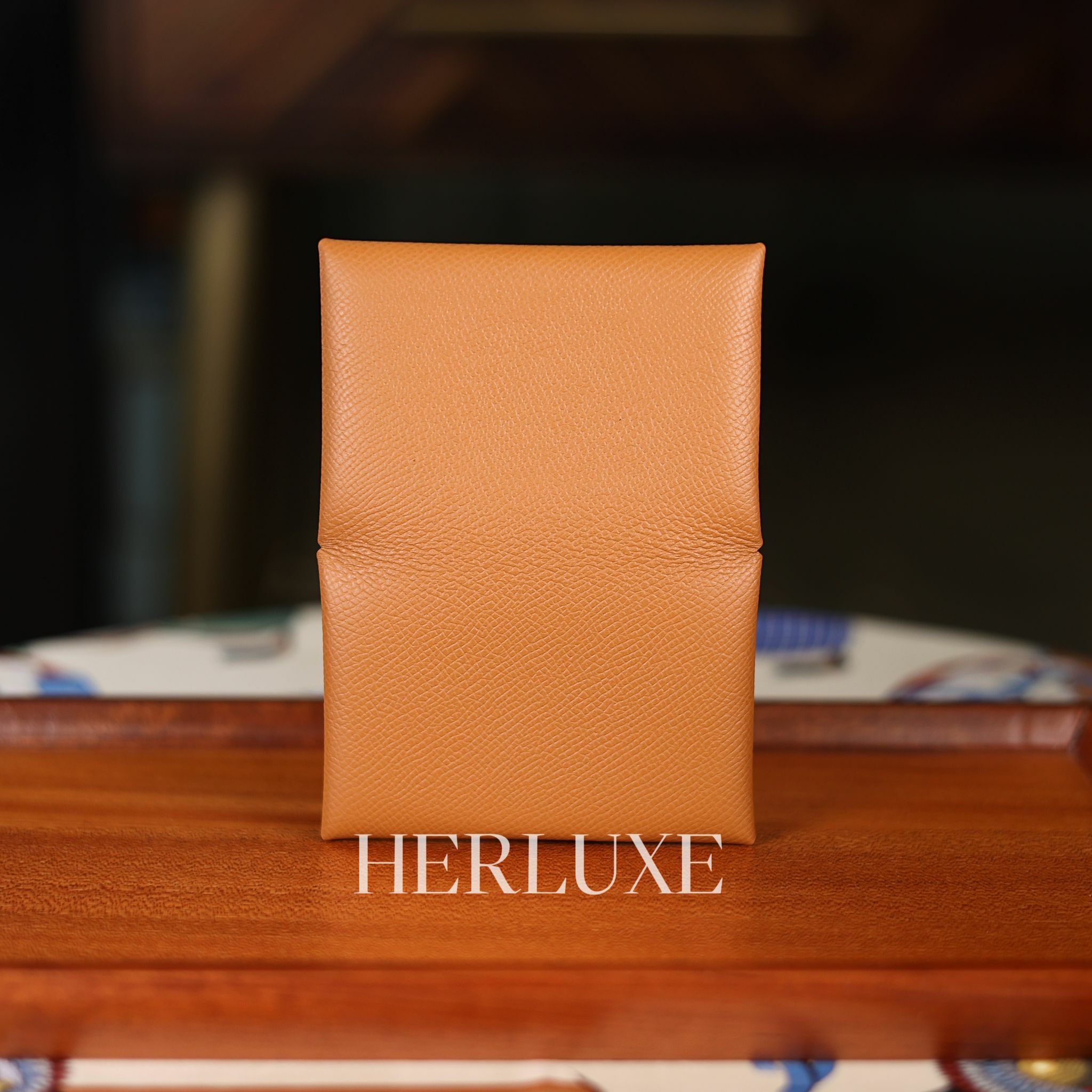 Calvi card holder 37 gold epsom