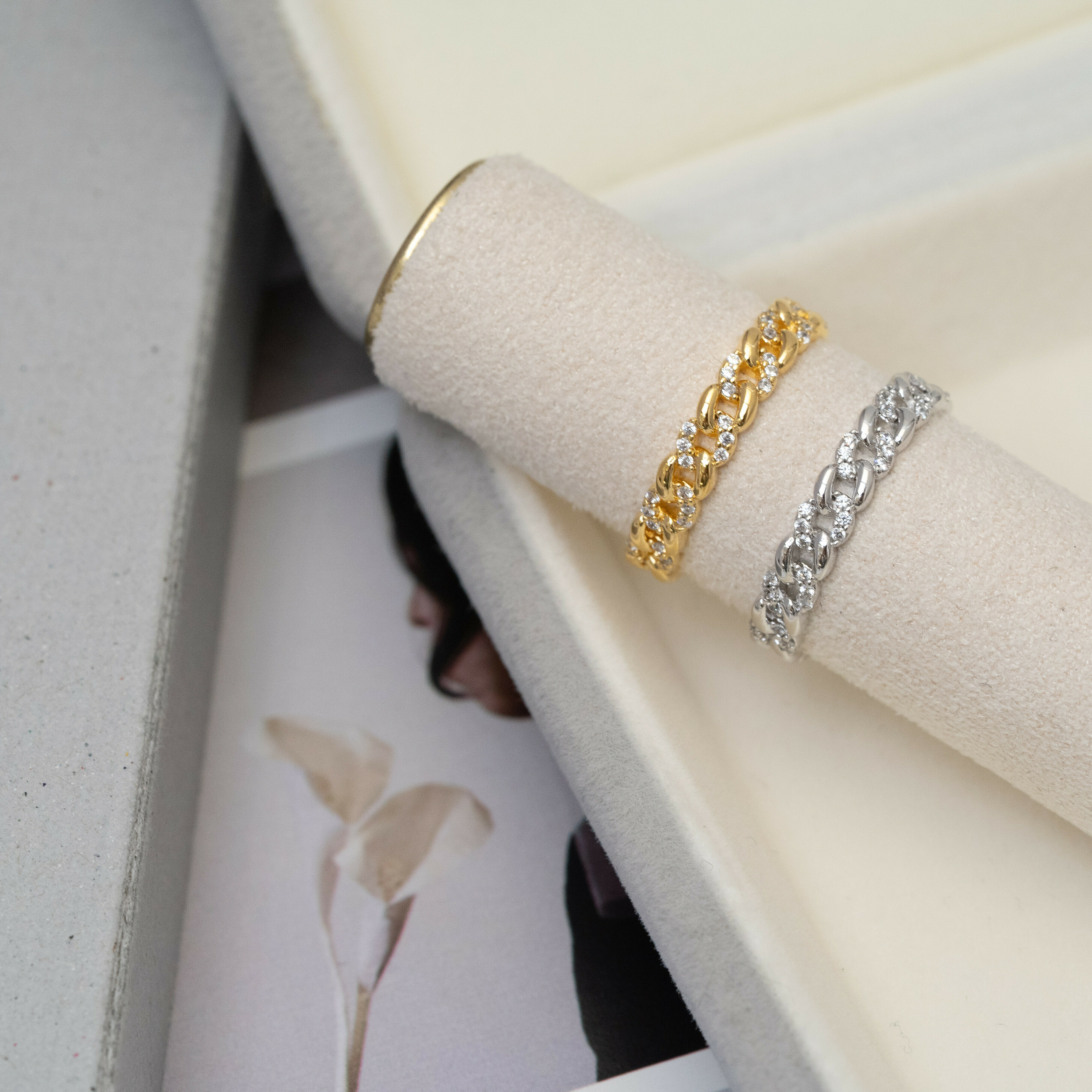 鎖鏈型閃石戒指