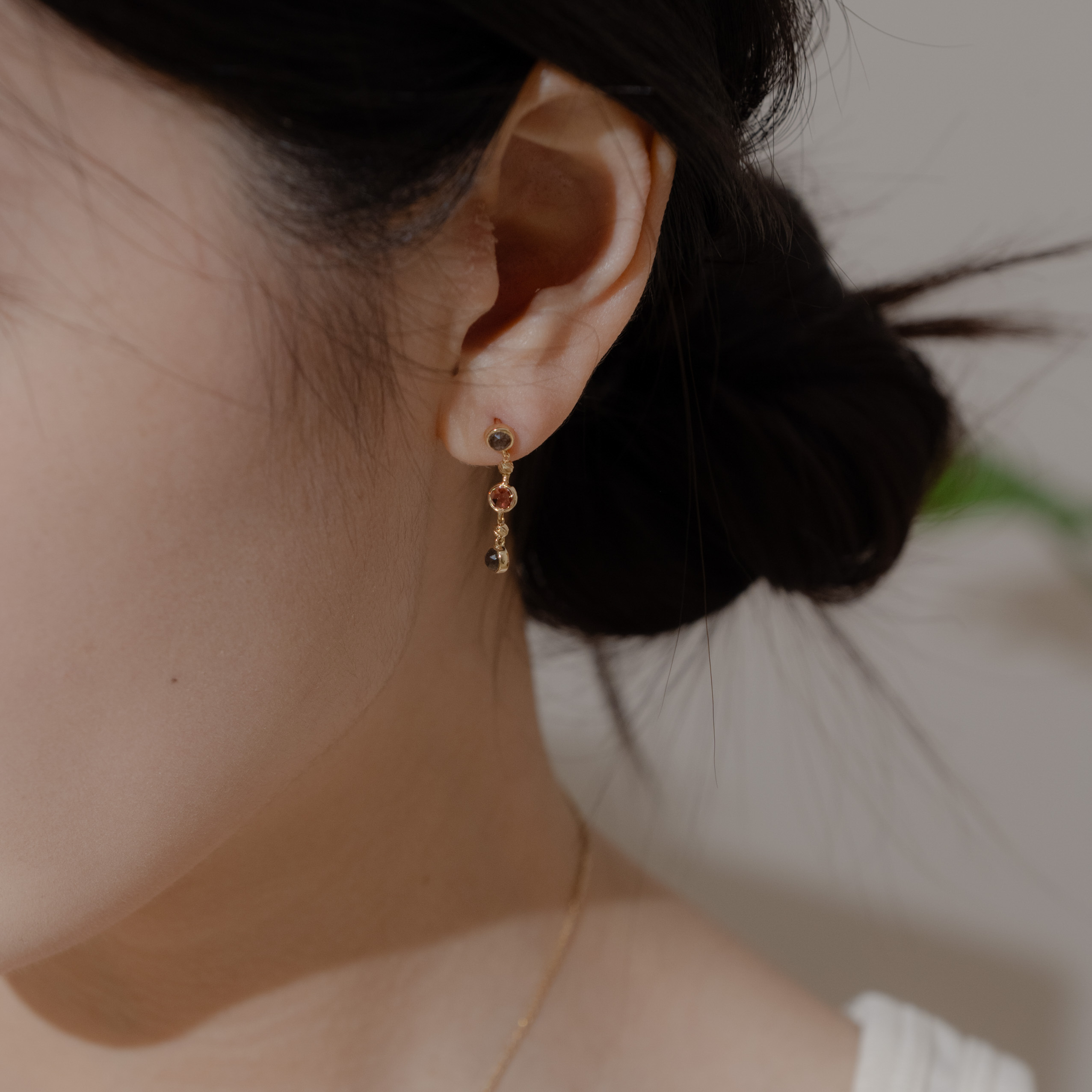 光面小圓棕月光石榴石cutting ball耳環