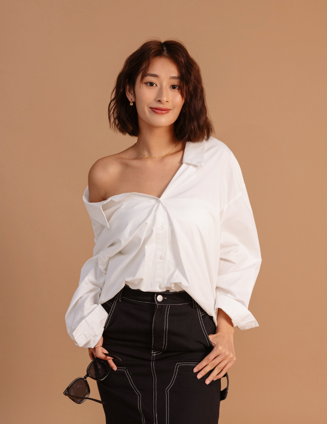 後排扣多穿寬鬆襯衫（白色）