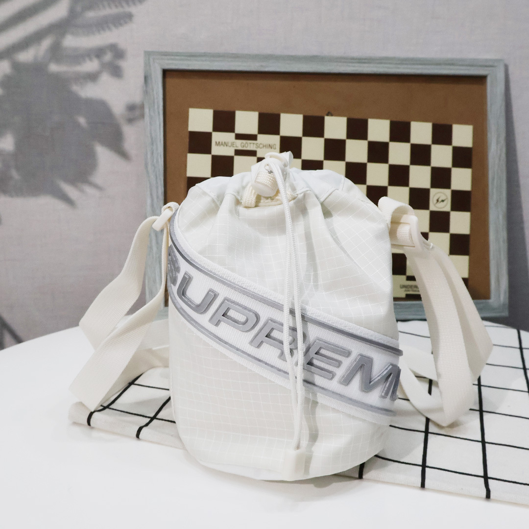 【23fw】SupremeバックSmall Cinch Pouch White Supreme Small Cinch Pouch (FW23) - $44