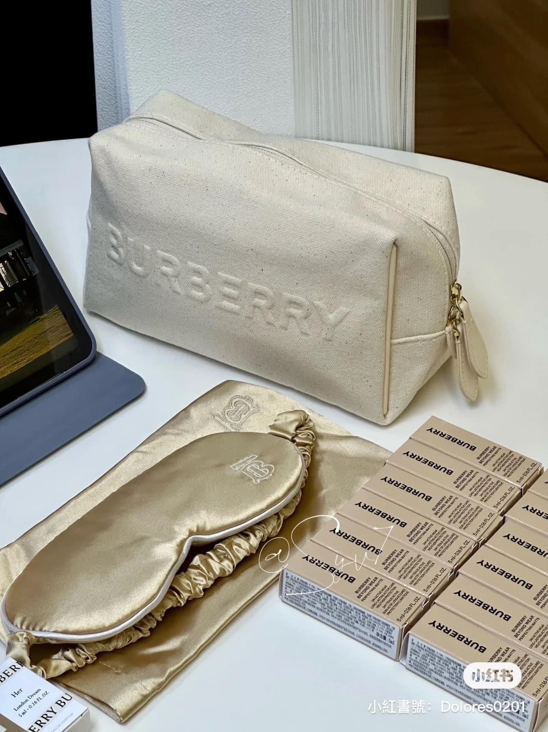Burberry 化妝包