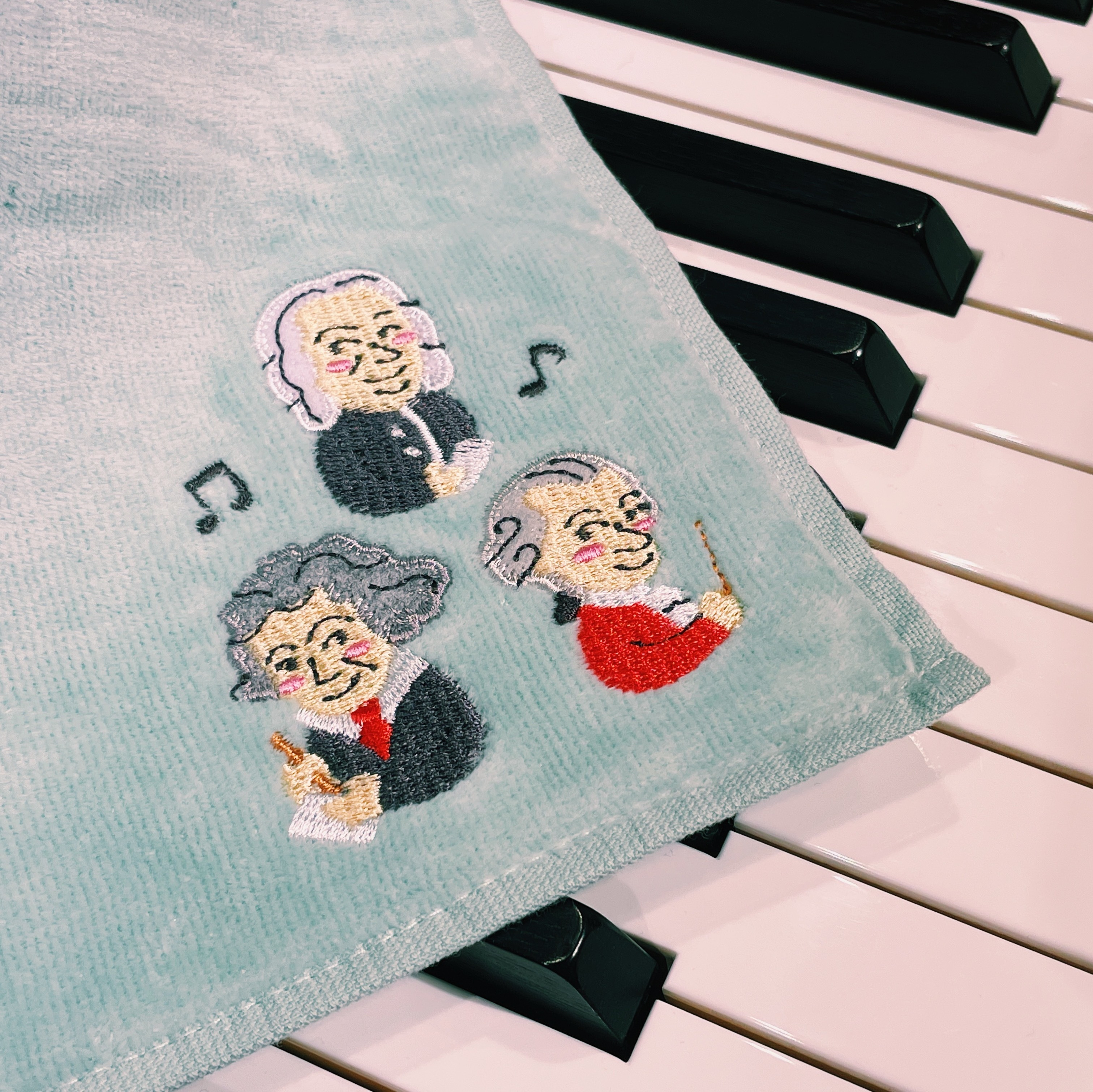 【音樂小物】作曲家刺繡小手帕 - 淡綠