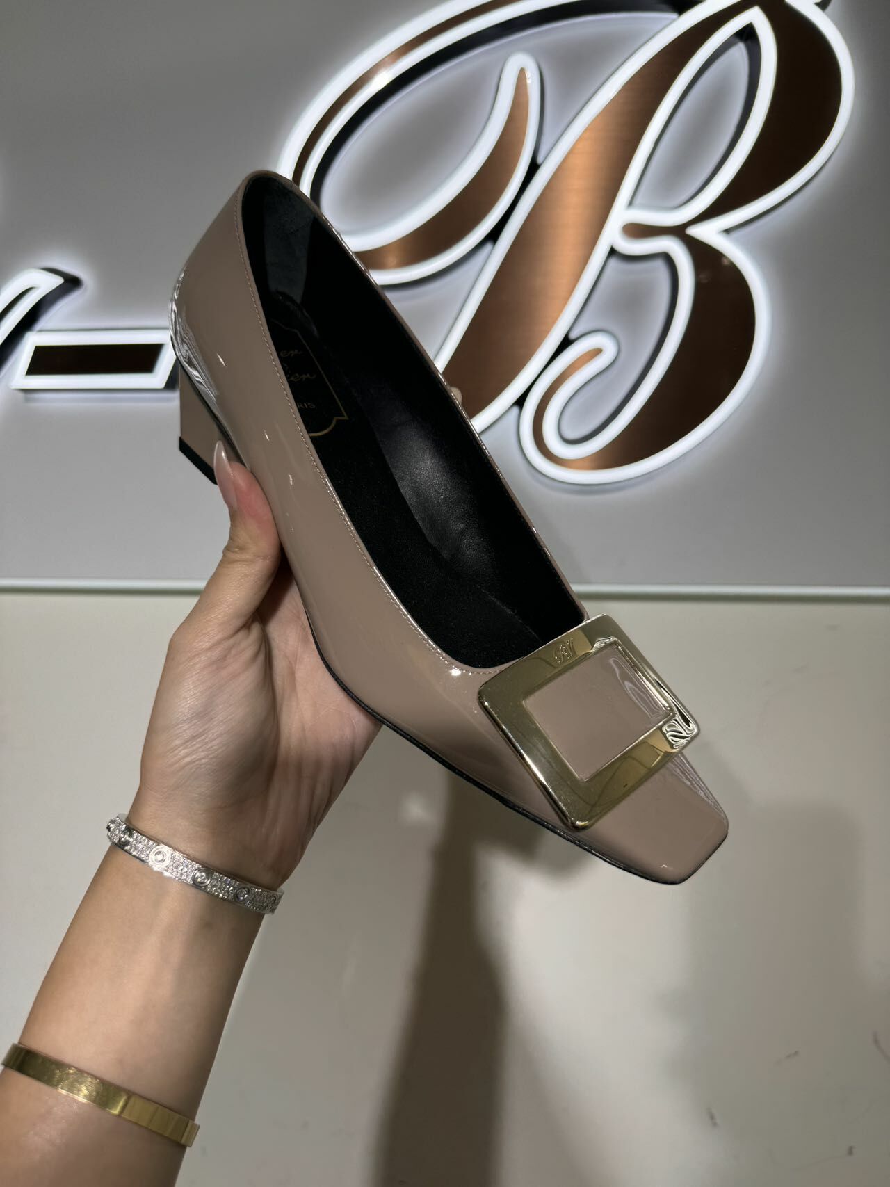 Roger Vivier  C415 -M