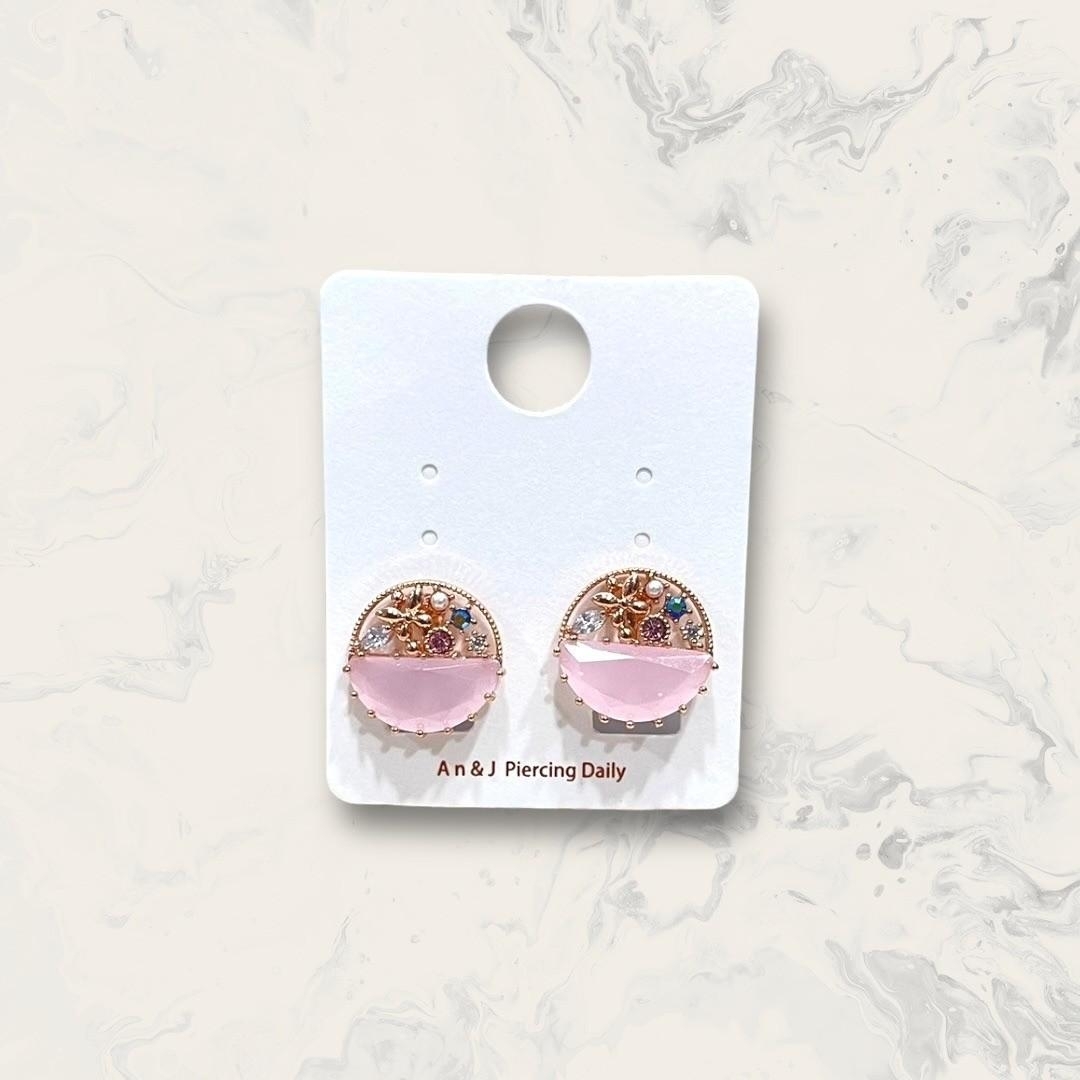 韓國直送-耳夾 圓框上蝴蝶+珍珠+碎鋯 下半圓粉晶