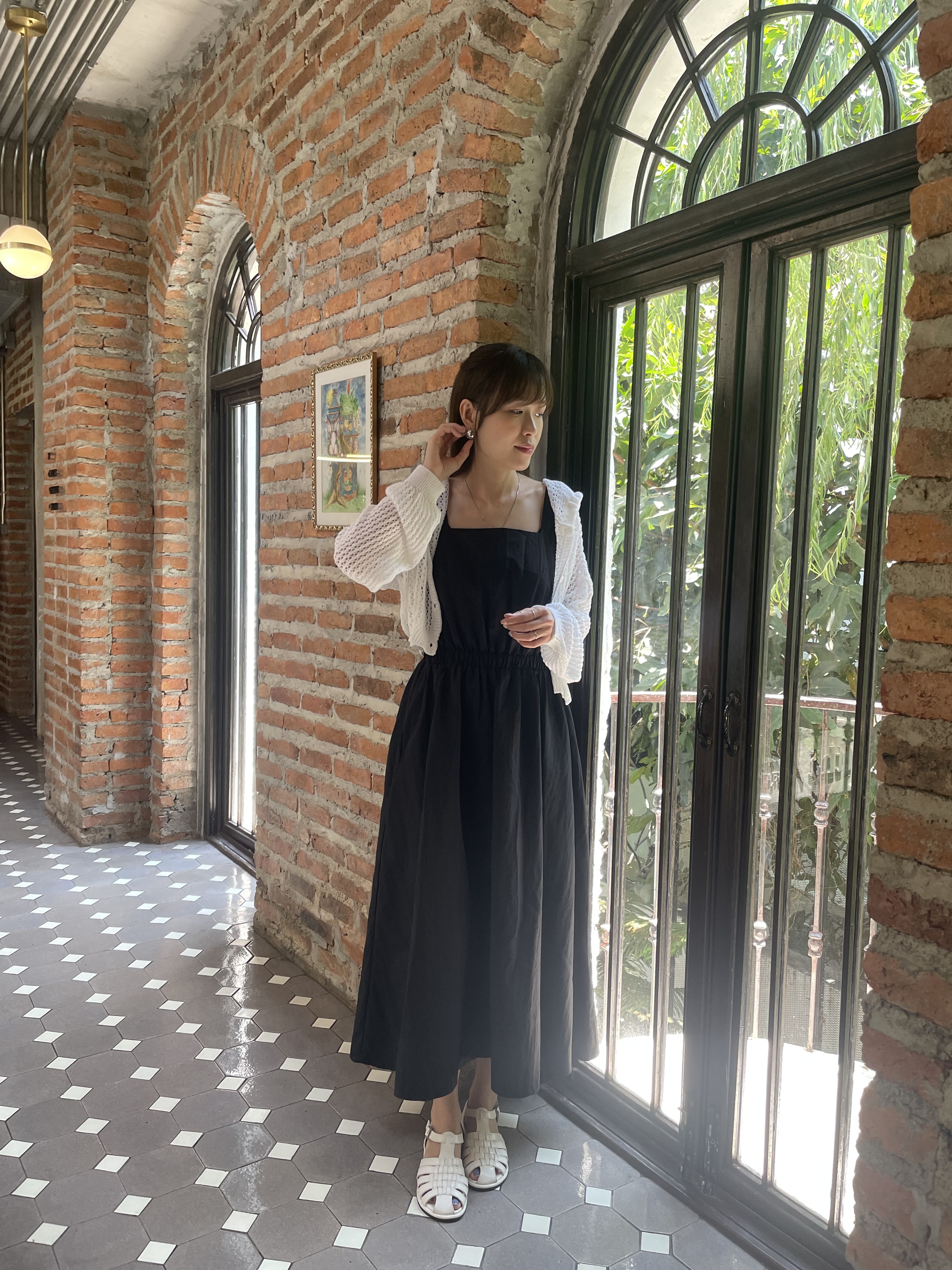 夏日篇章，粗肩方領賴床也氣質長裙 ( 2色 • 黑 )