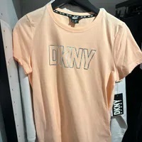 [S] DKNY FOIL OUTLINE LOGO TEE,BELINI, DP4T9783-B1I (SD925)