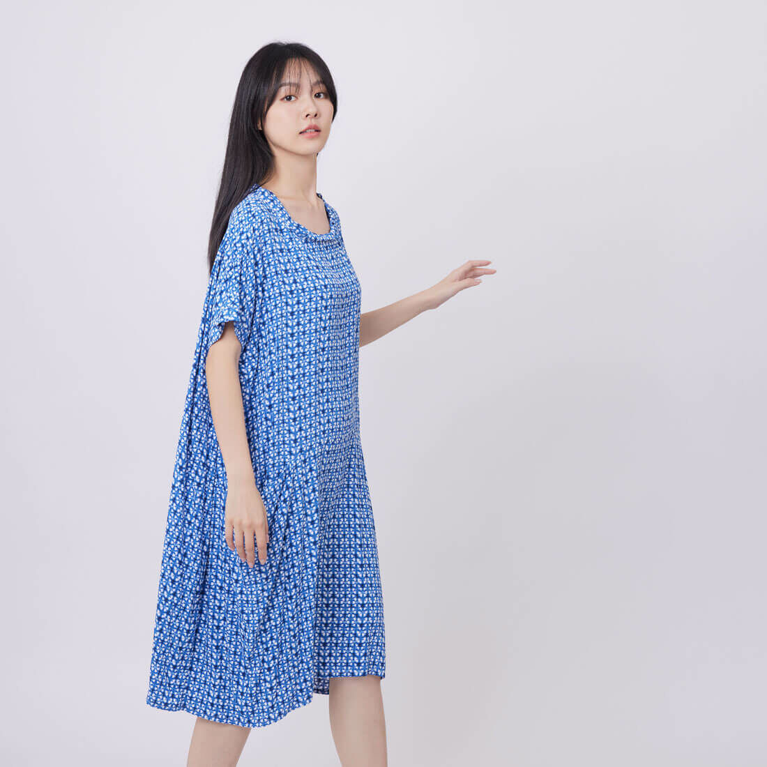 Evelyn滾領落肩大口袋洋裝/藍漣漪