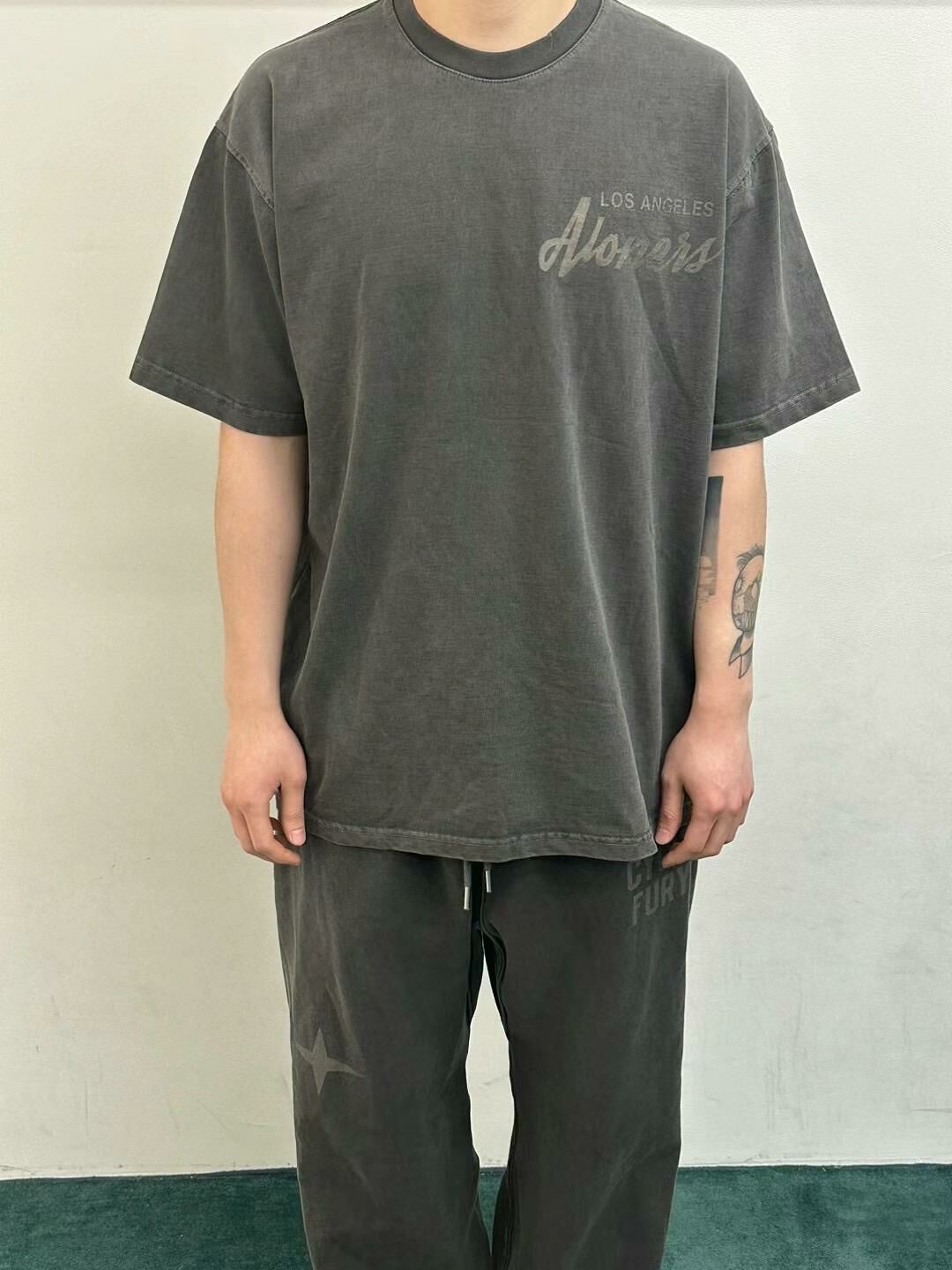 洗水英文字圖案短袖Tee WELL DONE-045T