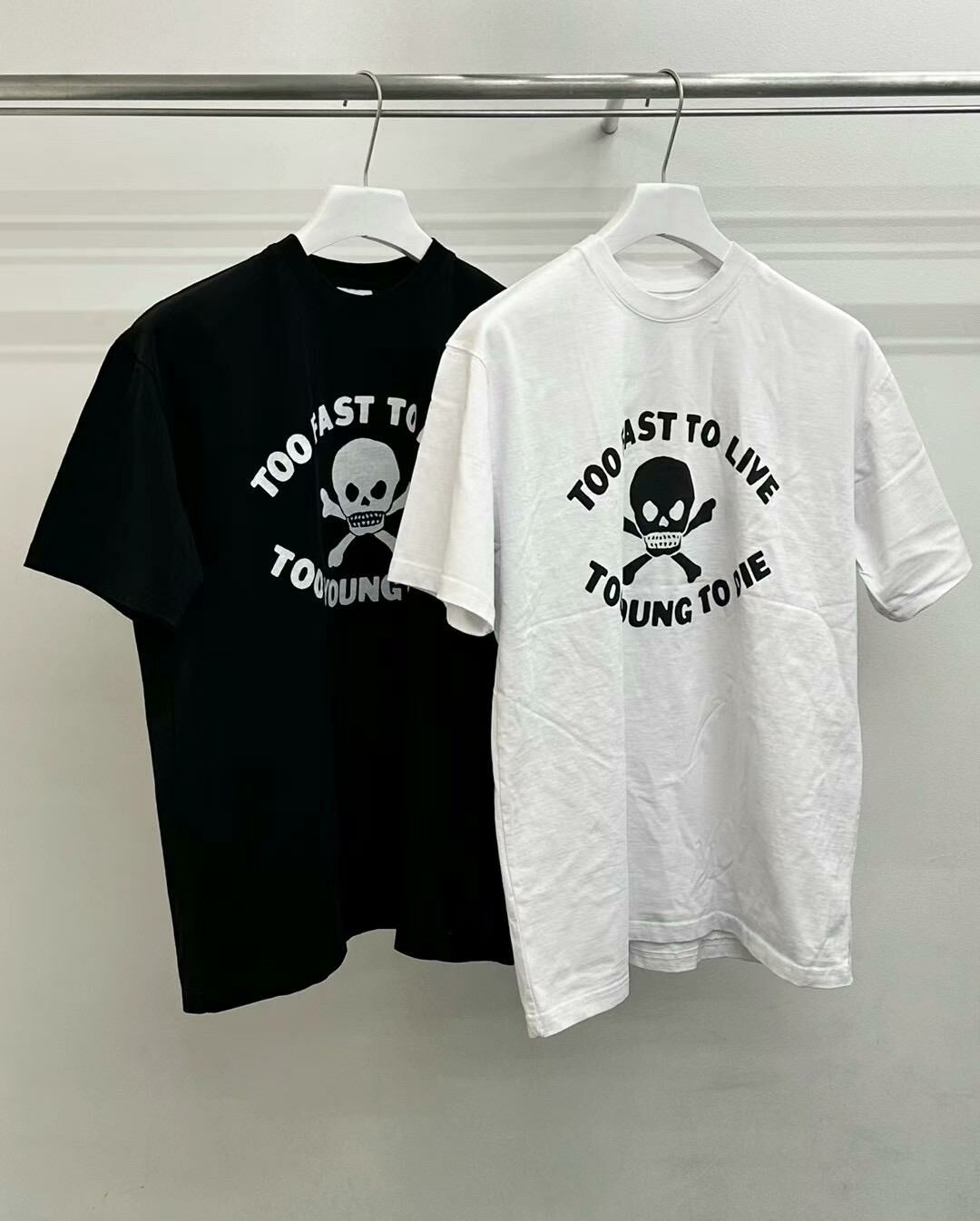 骷髏頭圖案英文字短袖Tee WELL DONE-046T