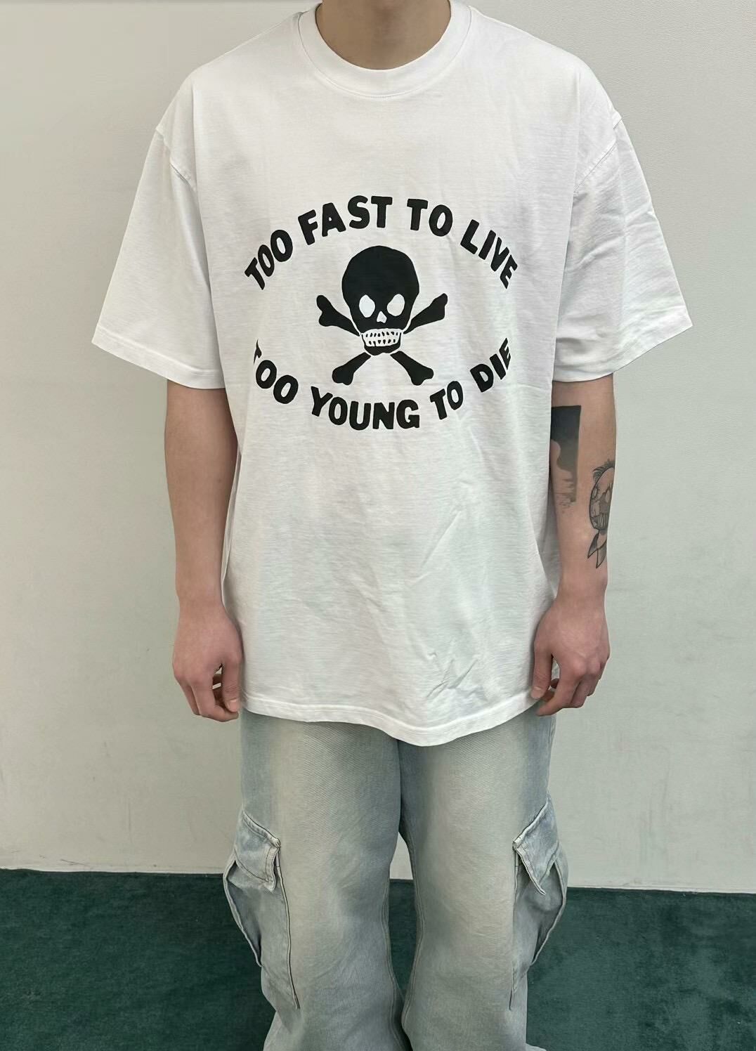 骷髏頭圖案英文字短袖Tee WELL DONE-046T