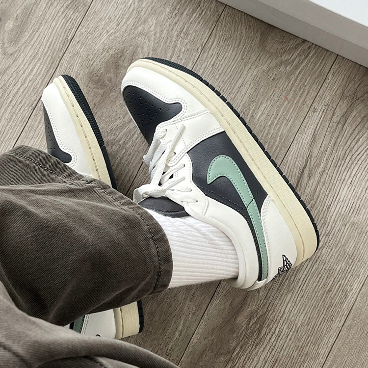 AIR JORDAN 1 LOW "Jade Smoke"  煙燻翡翠 倒勾平替 男女鞋 DC0774-001