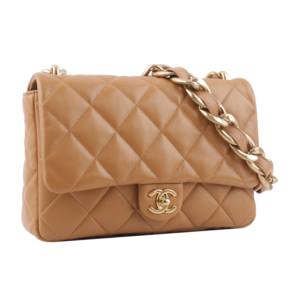 【CHANEL】金色CC Logo 仿舊粗鍊小羊皮肩背包