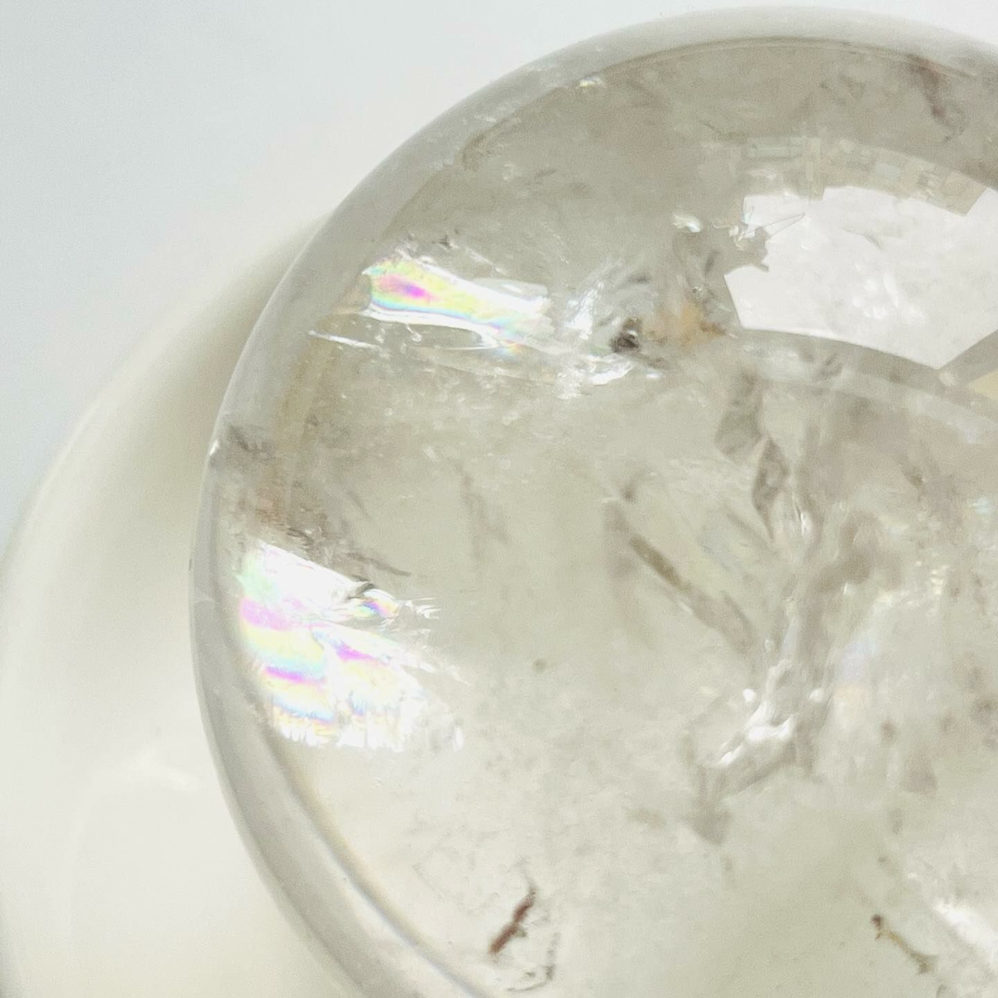 [原石]  白水晶球 有彩虹🌈（附底座）