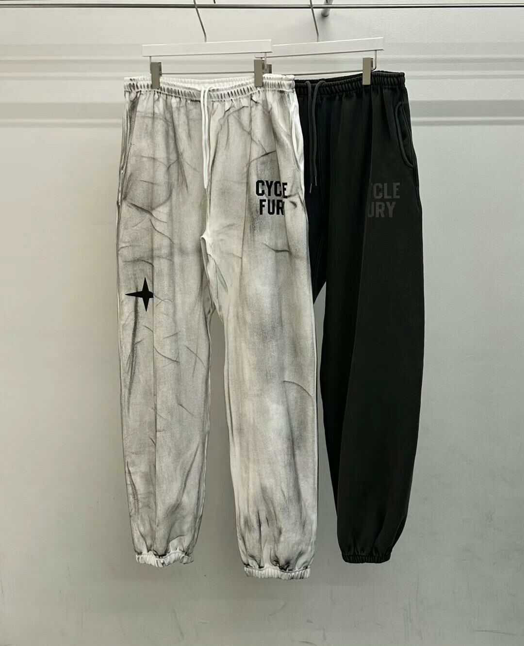 仿污英文字束腳鬆身運動褲 WELL DONE-048P