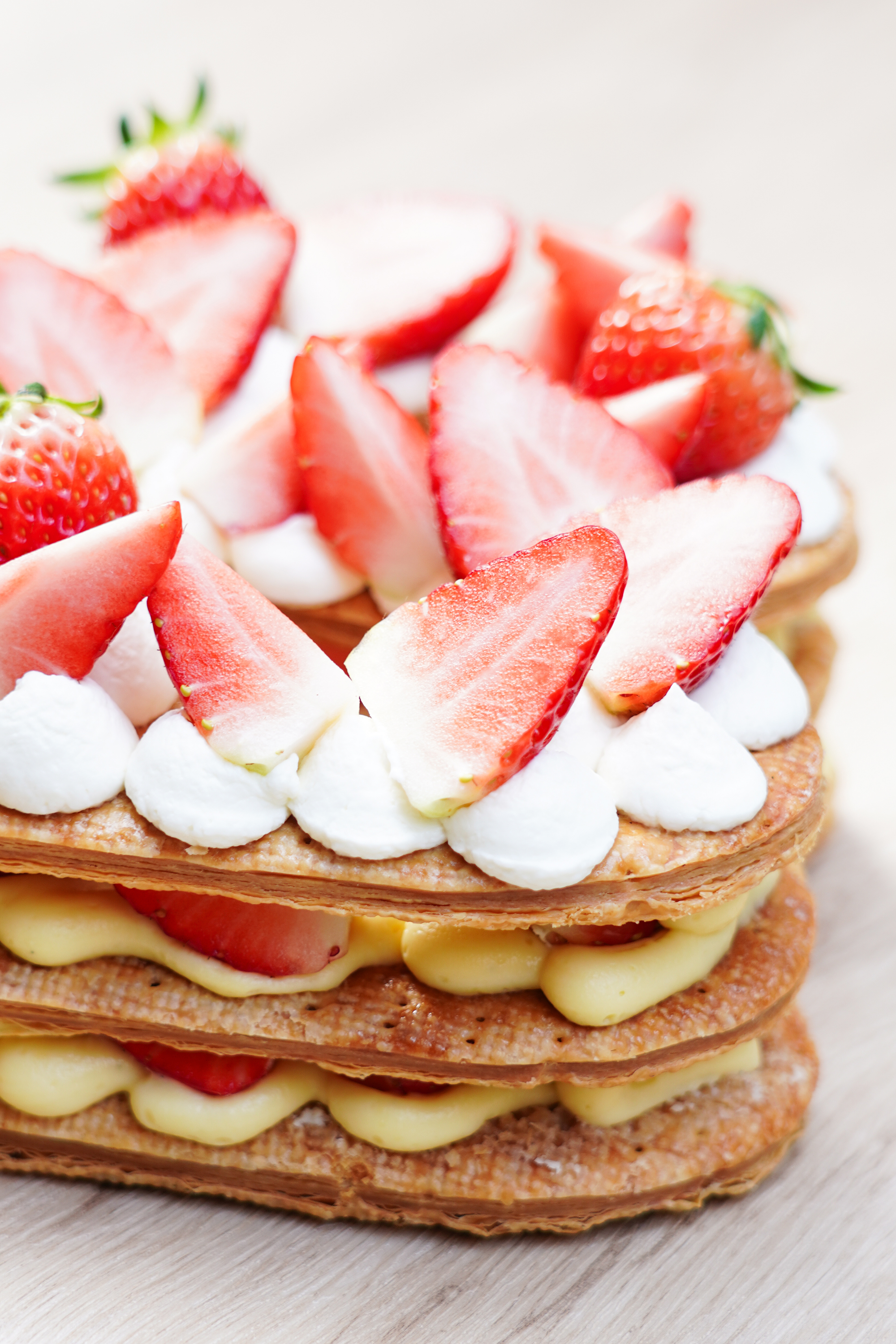 『 草莓吉士 』字母拿破崙